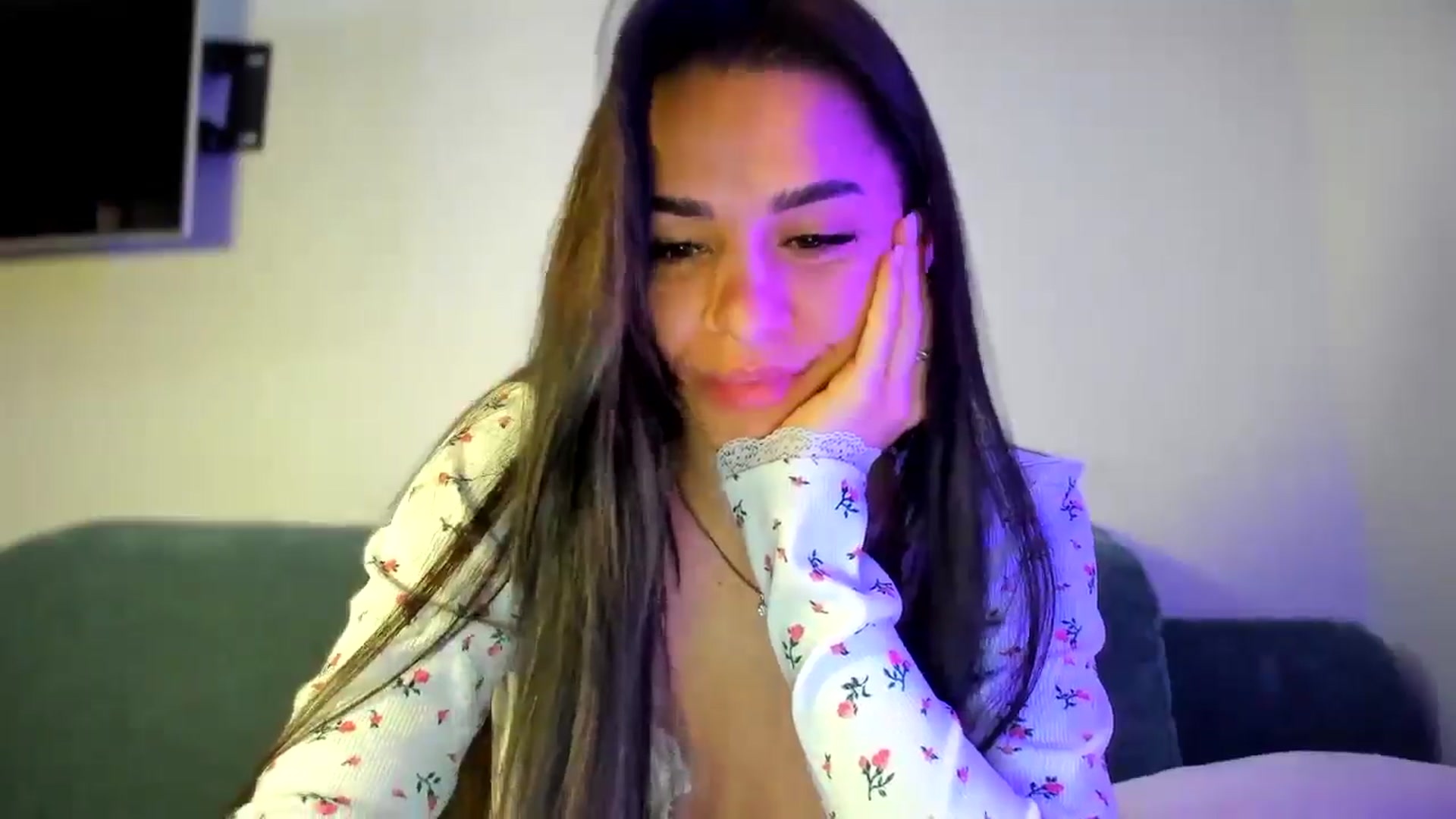Gallery image thumbnail from swtAlterEgo's myfreecams stream on, 05/02/2025, 11:45 image 11 of 20