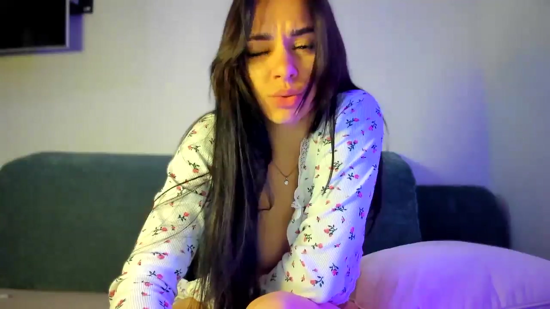 Gallery image thumbnail from swtAlterEgo's myfreecams stream on, 05/02/2025, 14:36 image 6 of 20