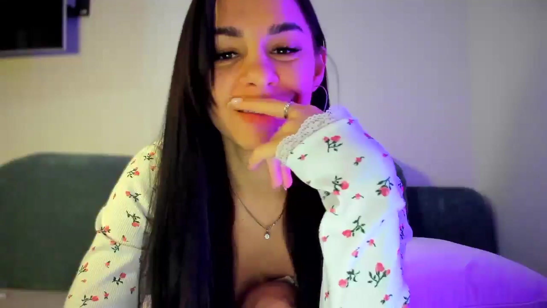 Gallery image thumbnail from swtAlterEgo's myfreecams stream on, 05/02/2025, 14:36 image 17 of 20