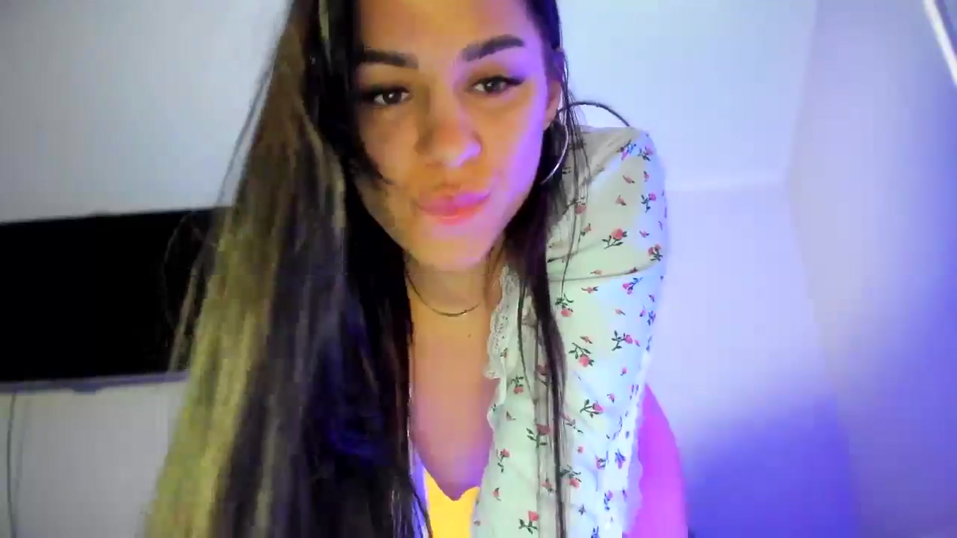Gallery image thumbnail from swtAlterEgo's myfreecams stream on, 05/02/2025, 22:21 image 9 of 20