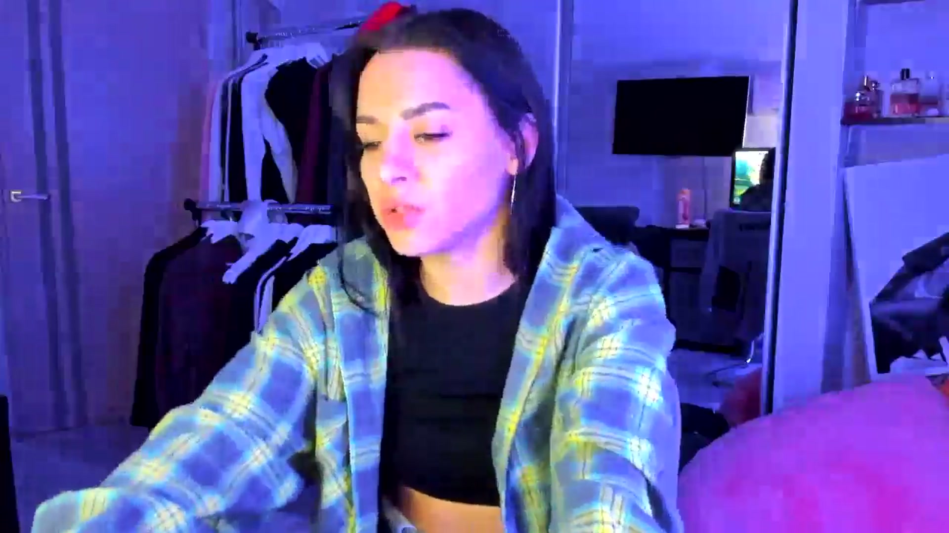 Gallery image thumbnail from swtAlterEgo's myfreecams stream on, 05/04/2025, 23:20 image 2 of 20