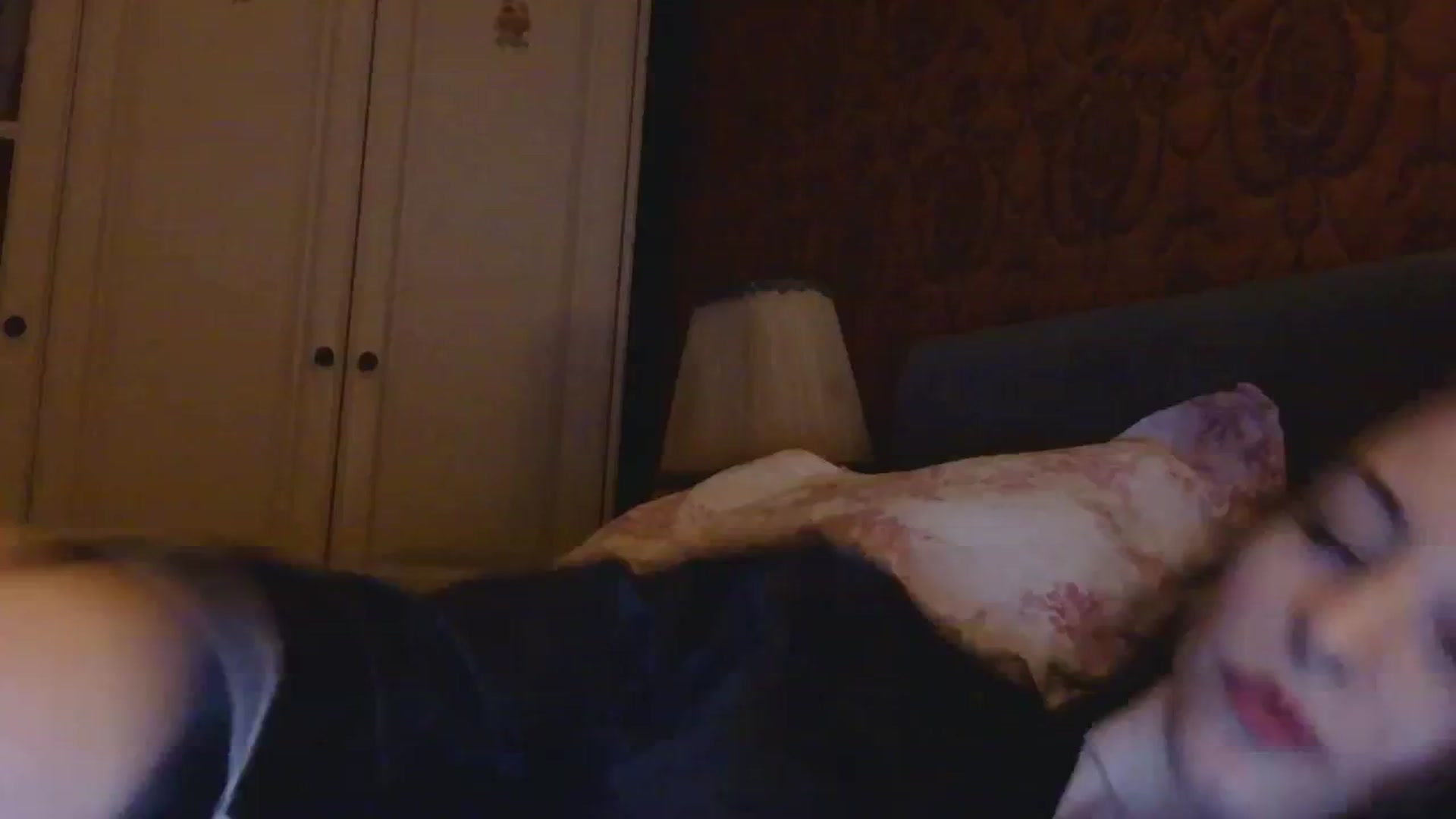 Gallery image thumbnail from sylksiren's myfreecams stream on, 11/13/2024, 24:04 image 18 of 20