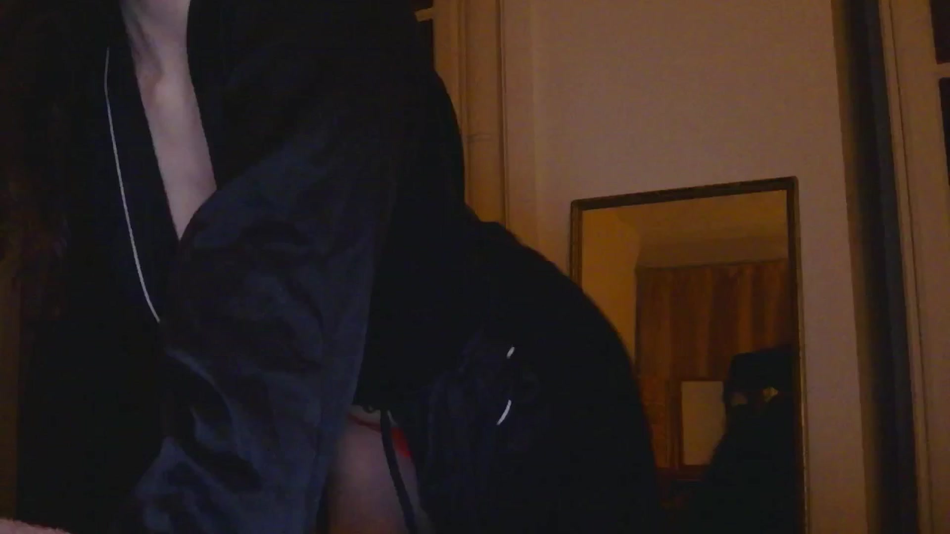 Gallery image thumbnail from sylksiren's myfreecams stream on, 11/13/2024, 24:04 image 13 of 20