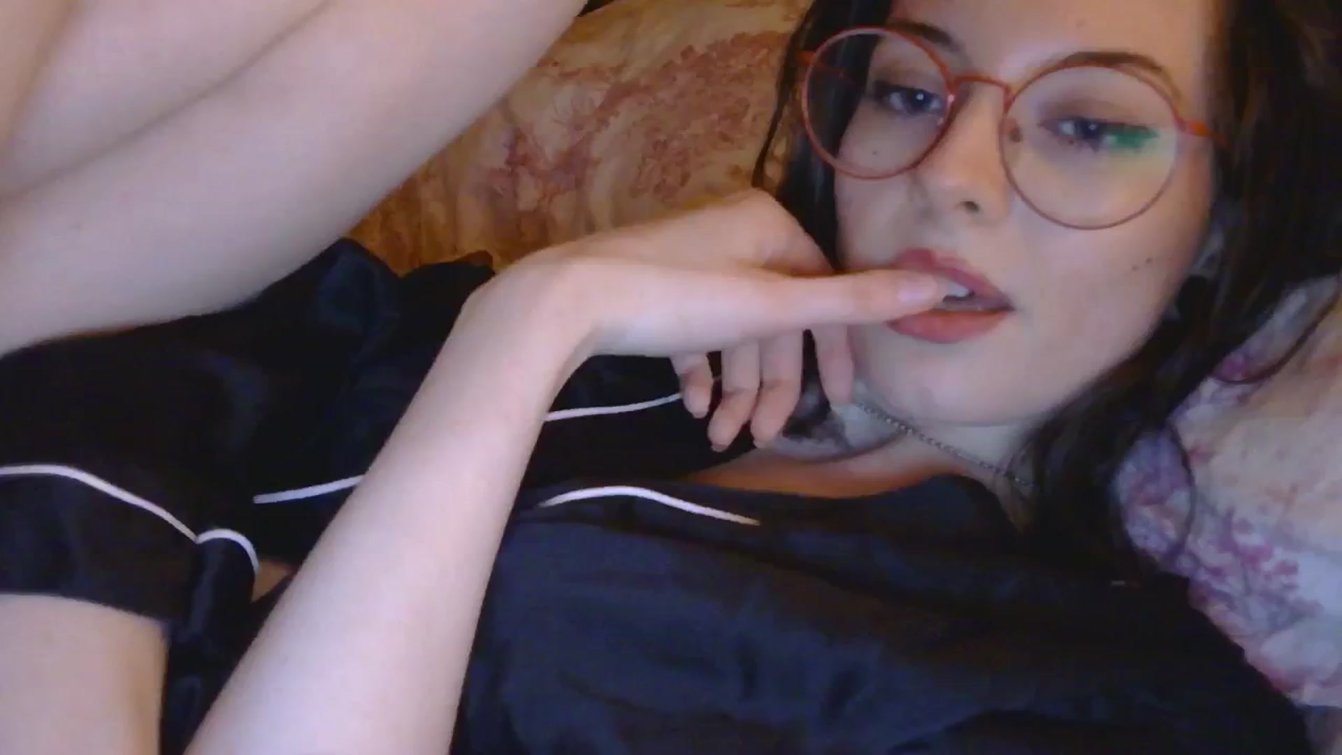 Gallery image thumbnail from sylksiren's myfreecams stream on, 11/13/2024, 24:04 image 15 of 20
