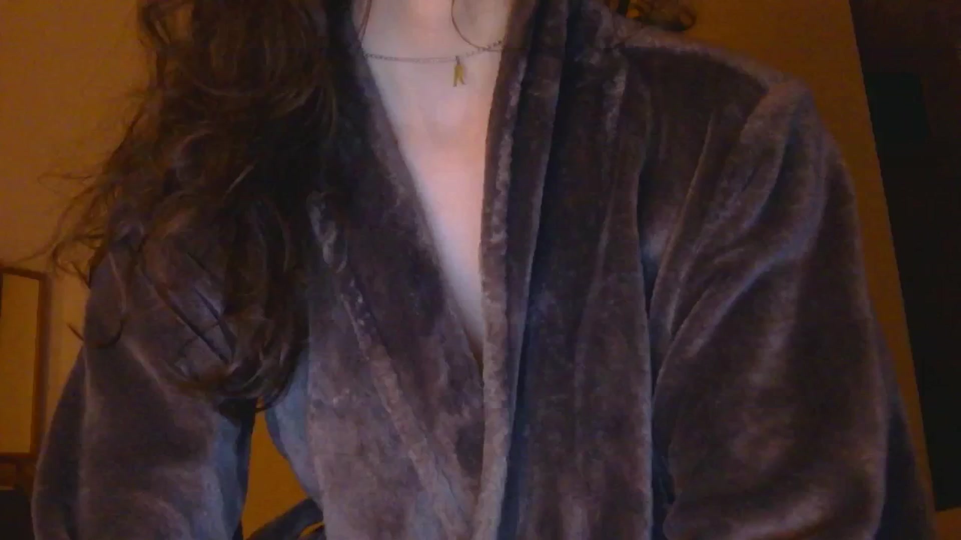 Gallery image thumbnail from sylksiren's myfreecams stream on, 11/14/2024, 19:03 image 6 of 20
