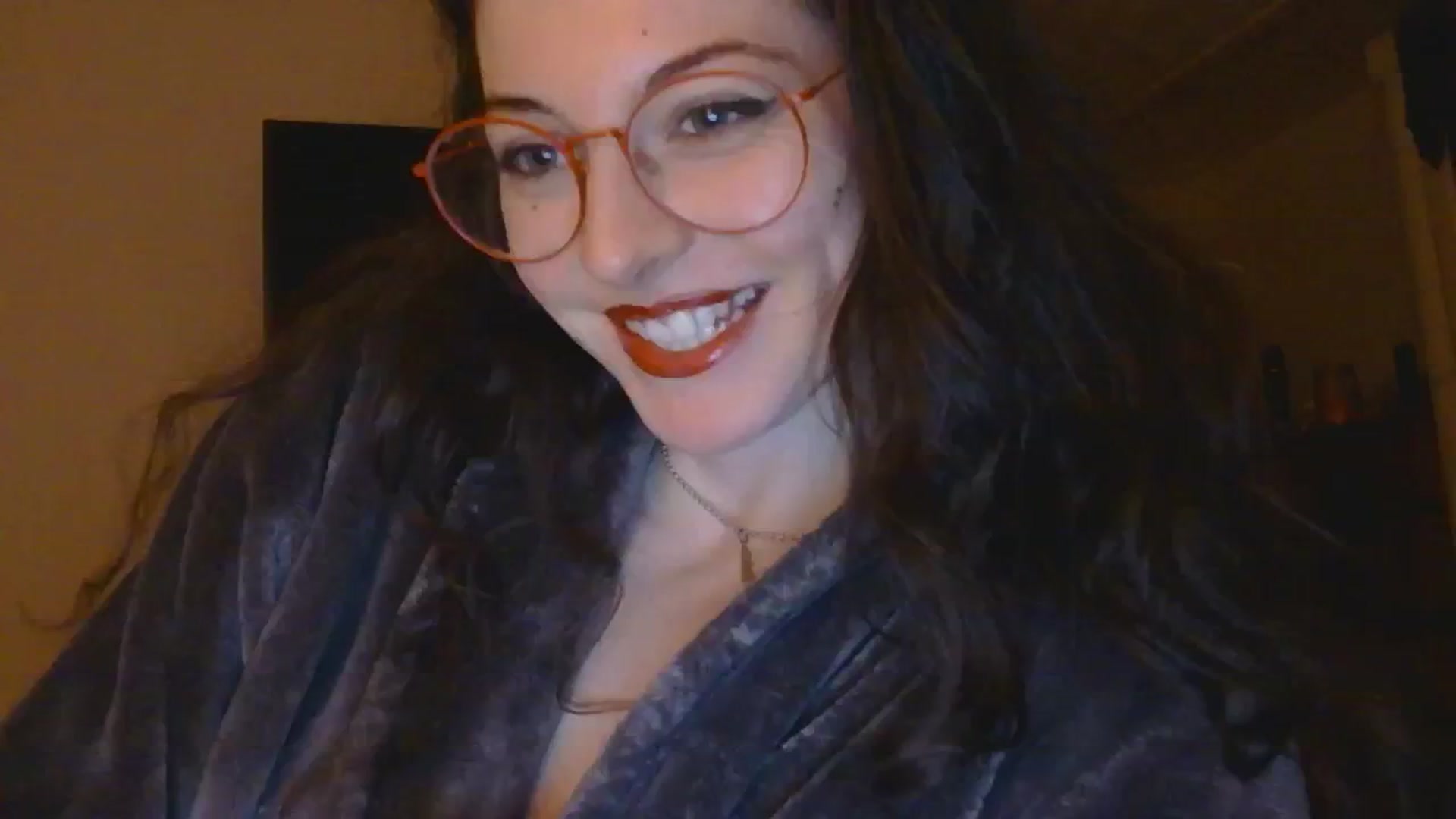 Gallery image thumbnail from sylksiren's myfreecams stream on, 11/14/2024, 19:03 image 1 of 20