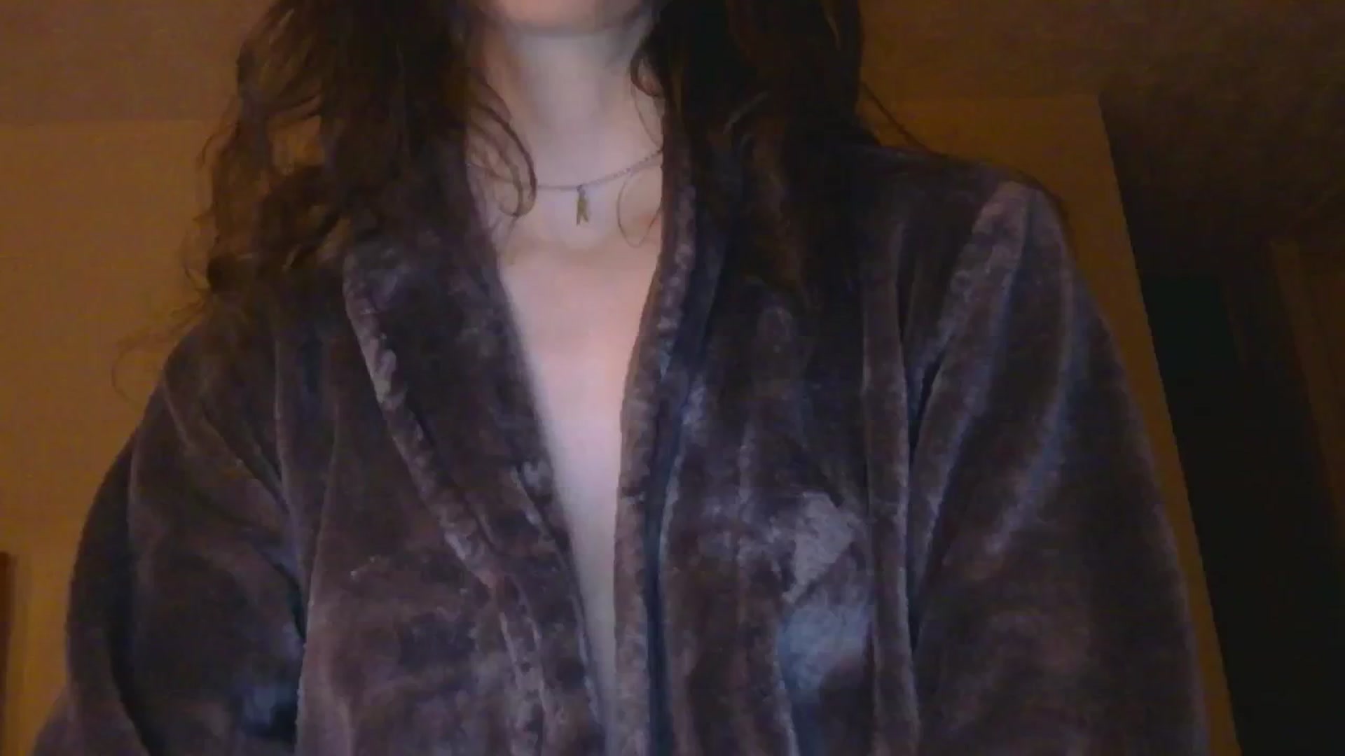 Gallery image thumbnail from sylksiren's myfreecams stream on, 11/14/2024, 19:03 image 8 of 20
