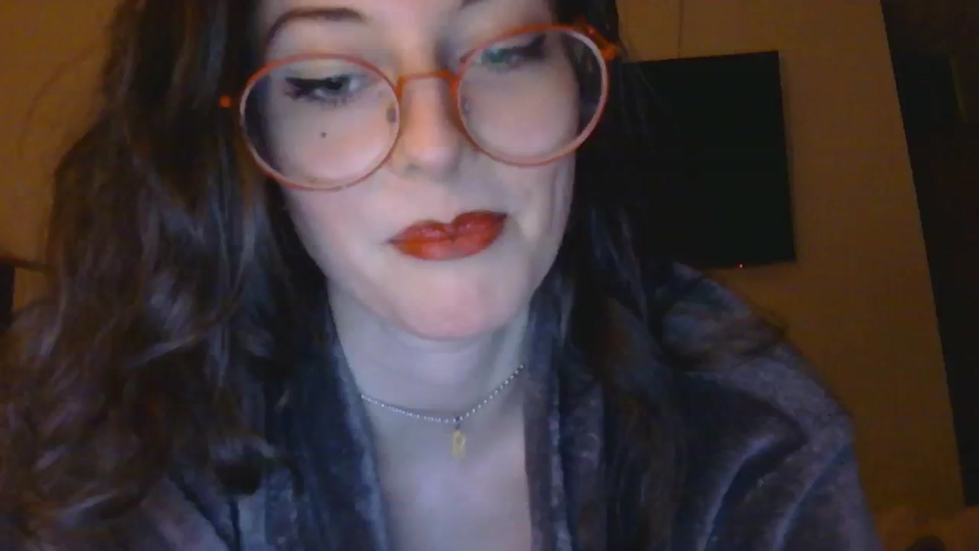 Gallery image thumbnail from sylksiren's myfreecams stream on, 11/14/2024, 19:03 image 4 of 20