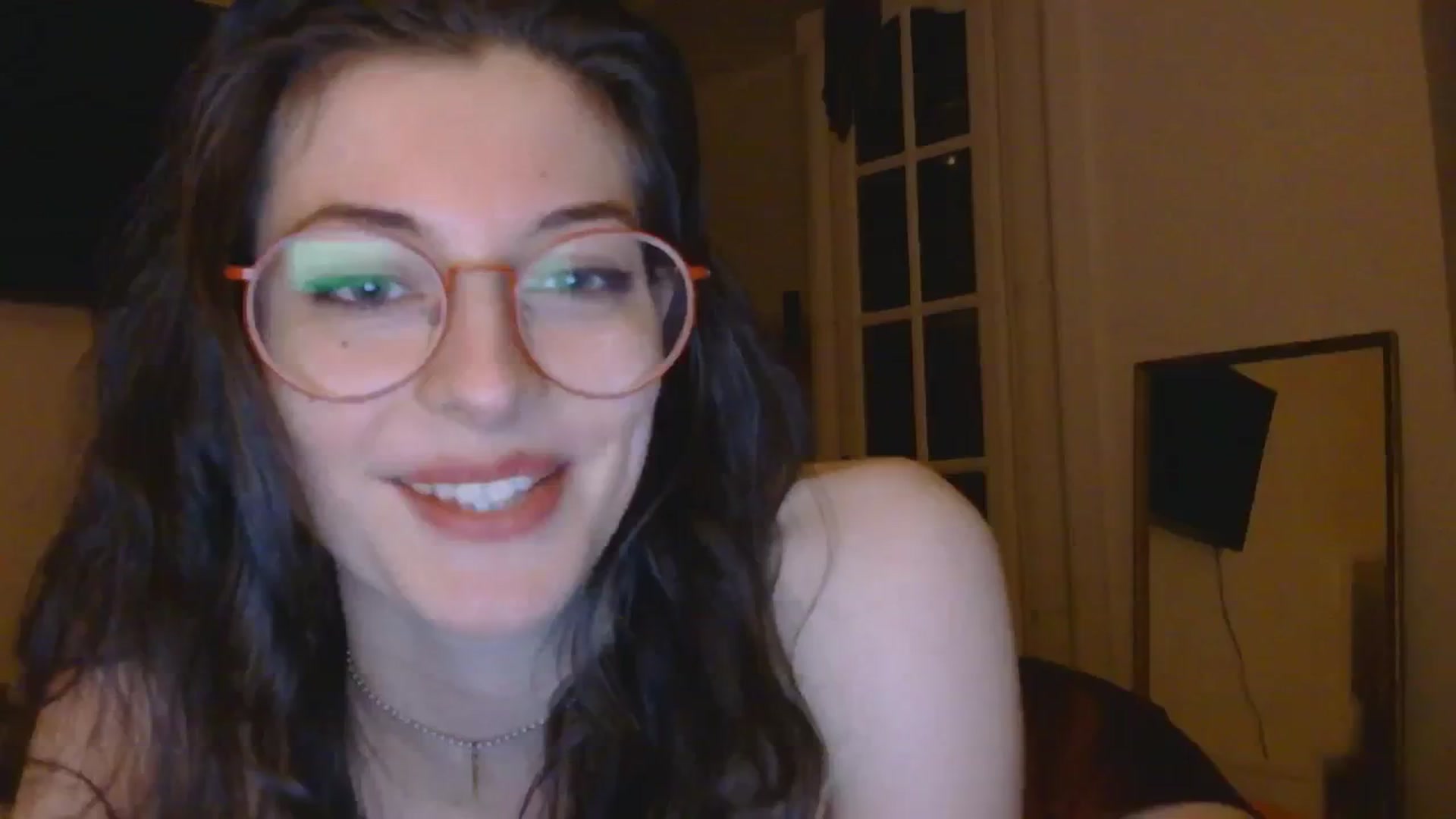 Gallery image thumbnail from sylksiren's myfreecams stream on, 11/14/2024, 21:13 image 17 of 20
