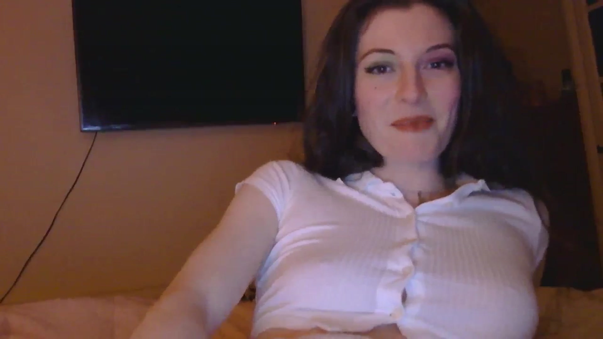 Gallery image thumbnail from sylksiren's myfreecams stream on, 11/19/2024, 23:46 image 3 of 20
