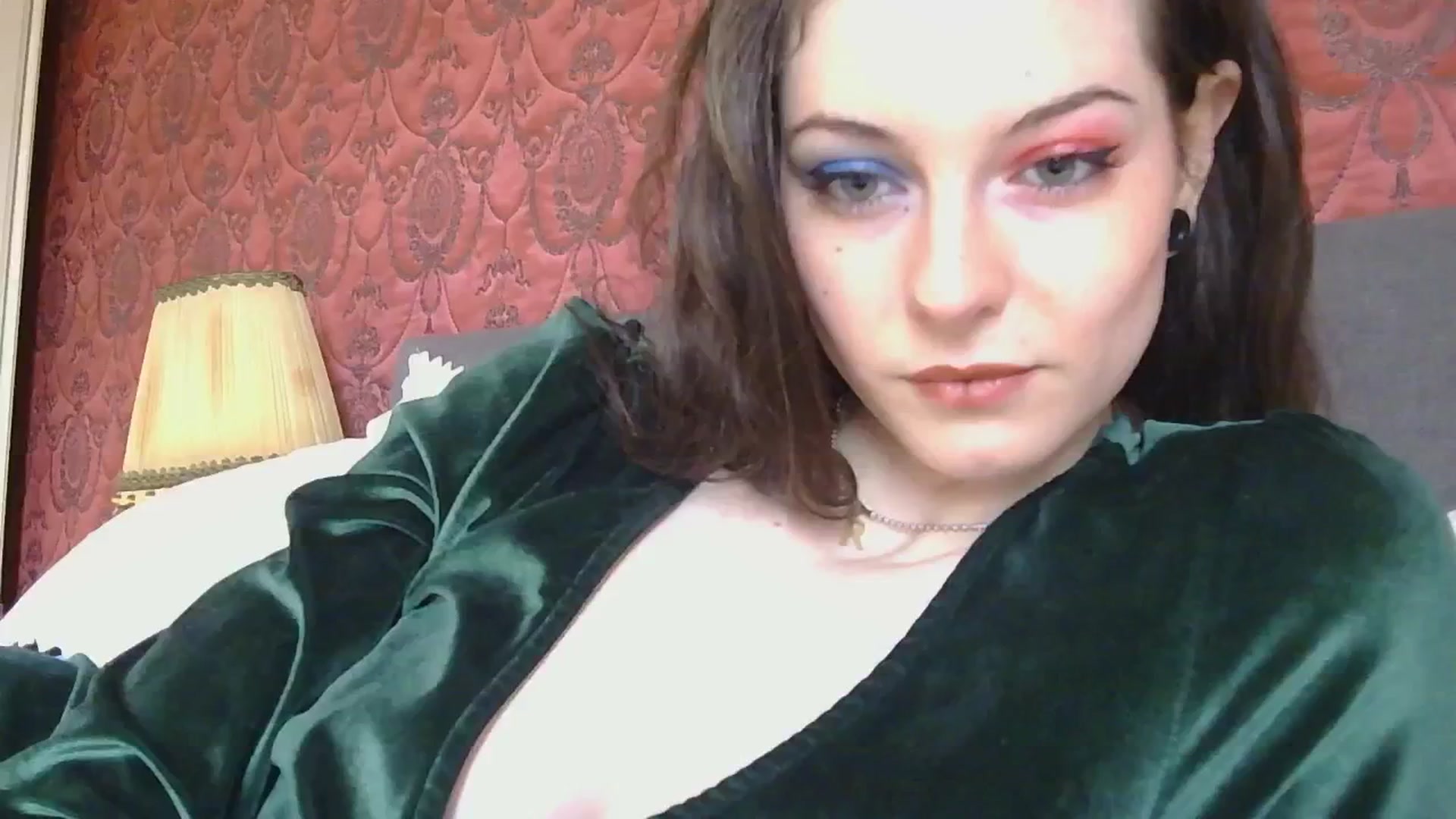 Gallery image thumbnail from sylksiren's myfreecams stream on, 11/20/2024, 13:12 image 7 of 20