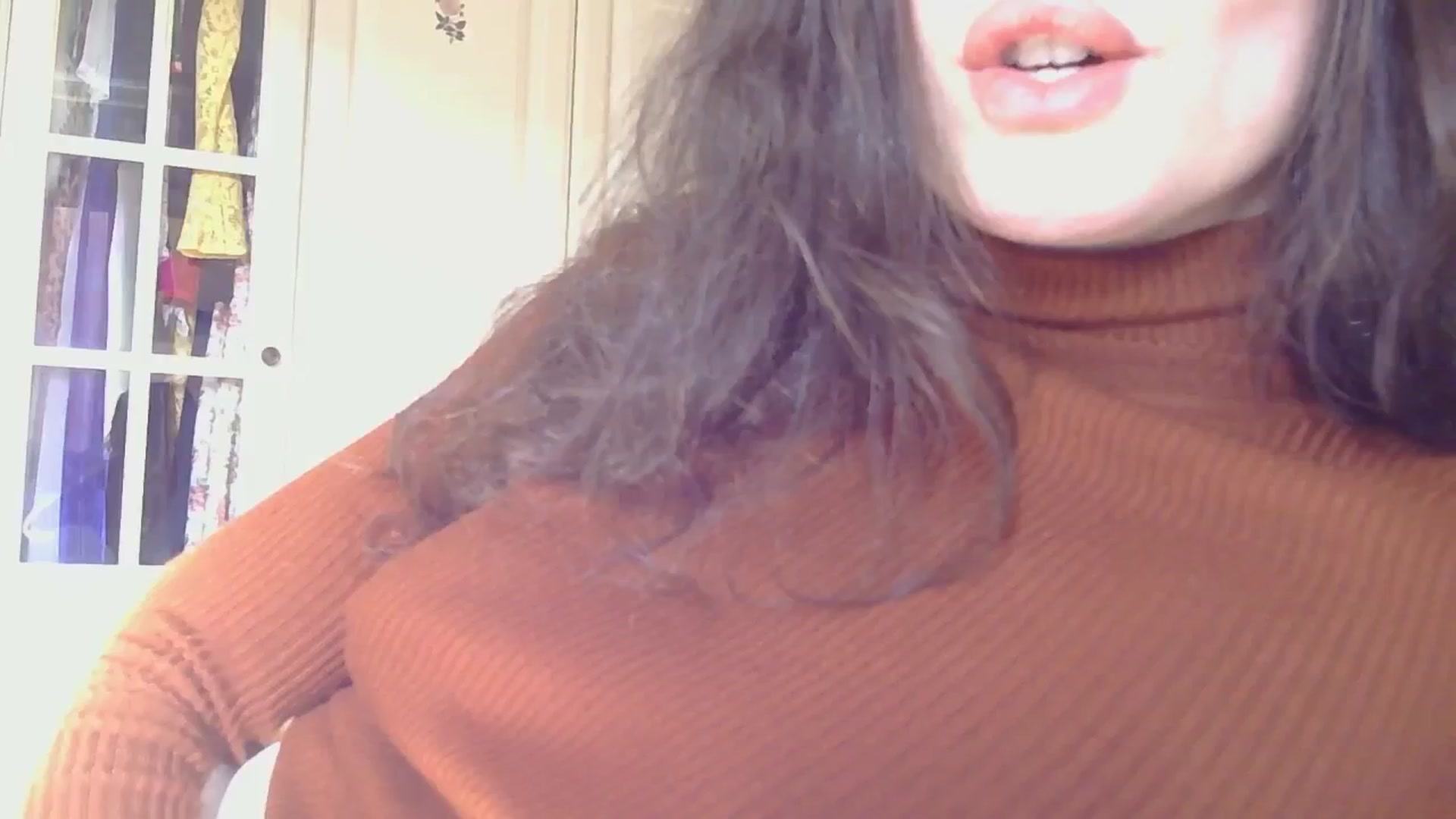 Gallery image thumbnail from sylksiren's myfreecams stream on, 11/21/2024, 14:36 image 15 of 20