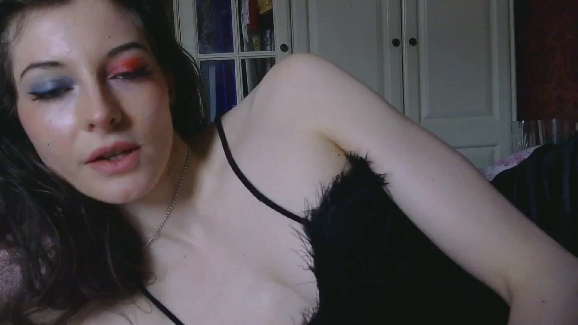 Gallery image thumbnail from sylksiren's myfreecams stream on, 11/28/2024, 13:15 image 14 of 20