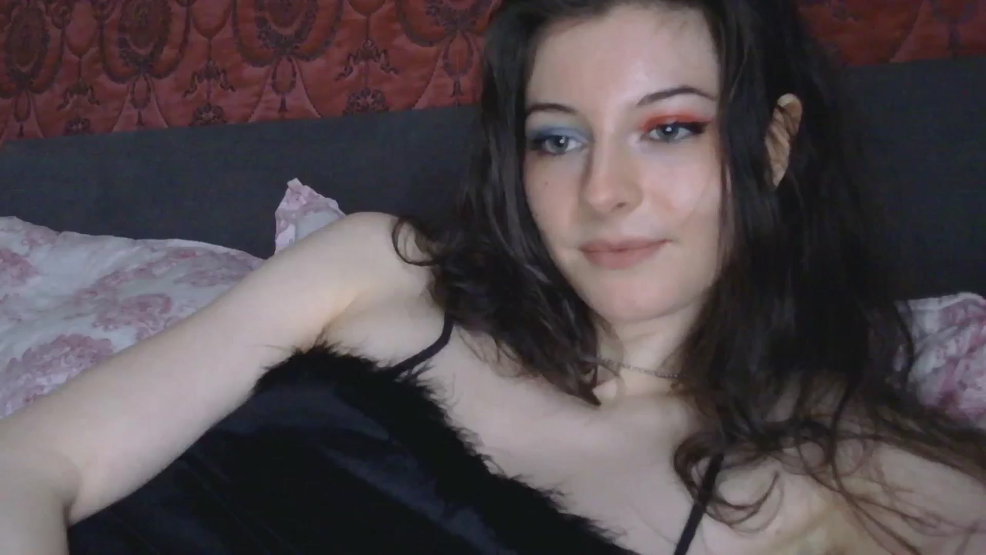 Gallery image thumbnail from sylksiren's myfreecams stream on, 11/28/2024, 15:47 image 18 of 20