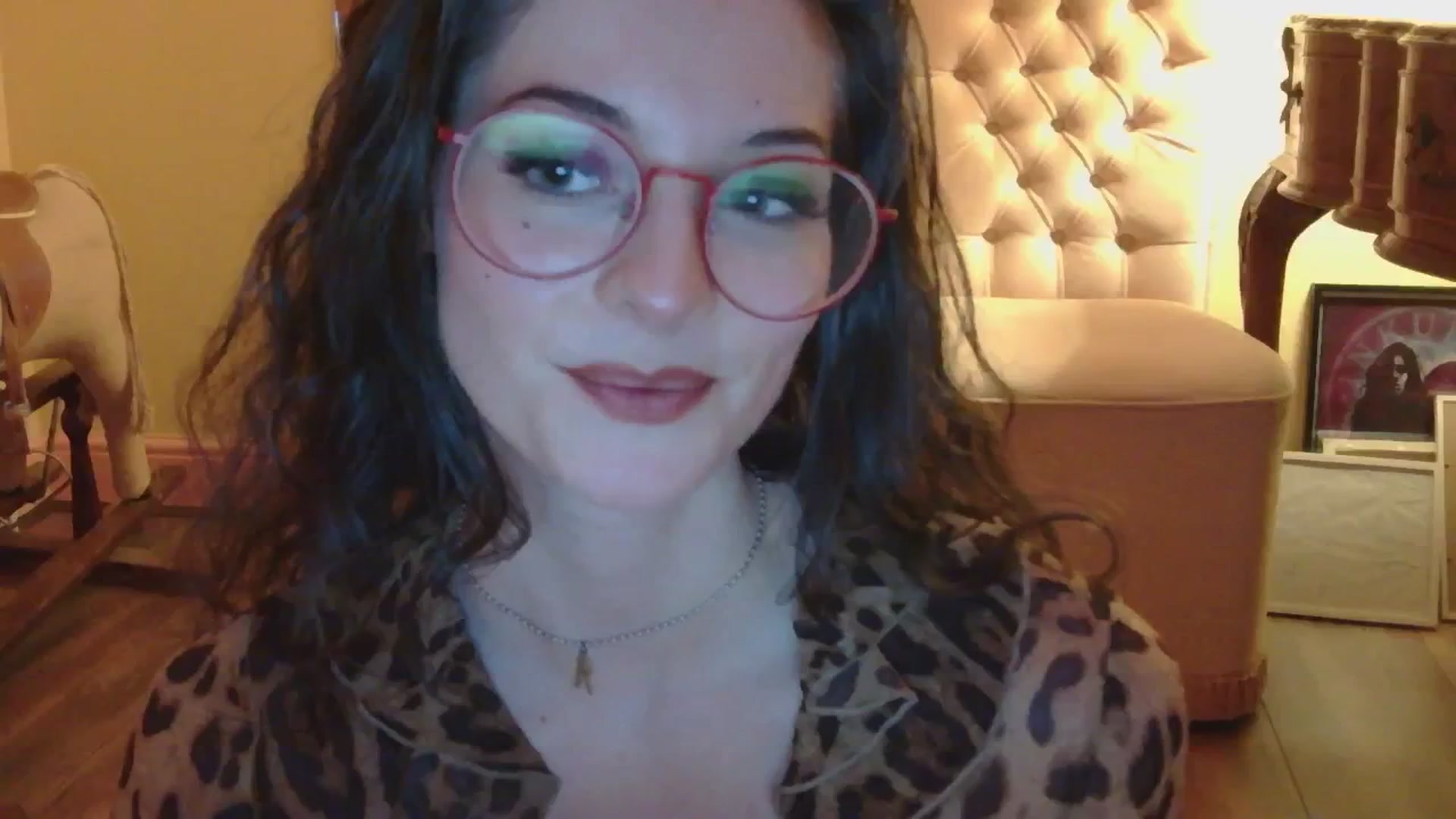 Gallery image thumbnail from sylksiren's myfreecams stream on, 11/29/2024, 23:41 image 10 of 20