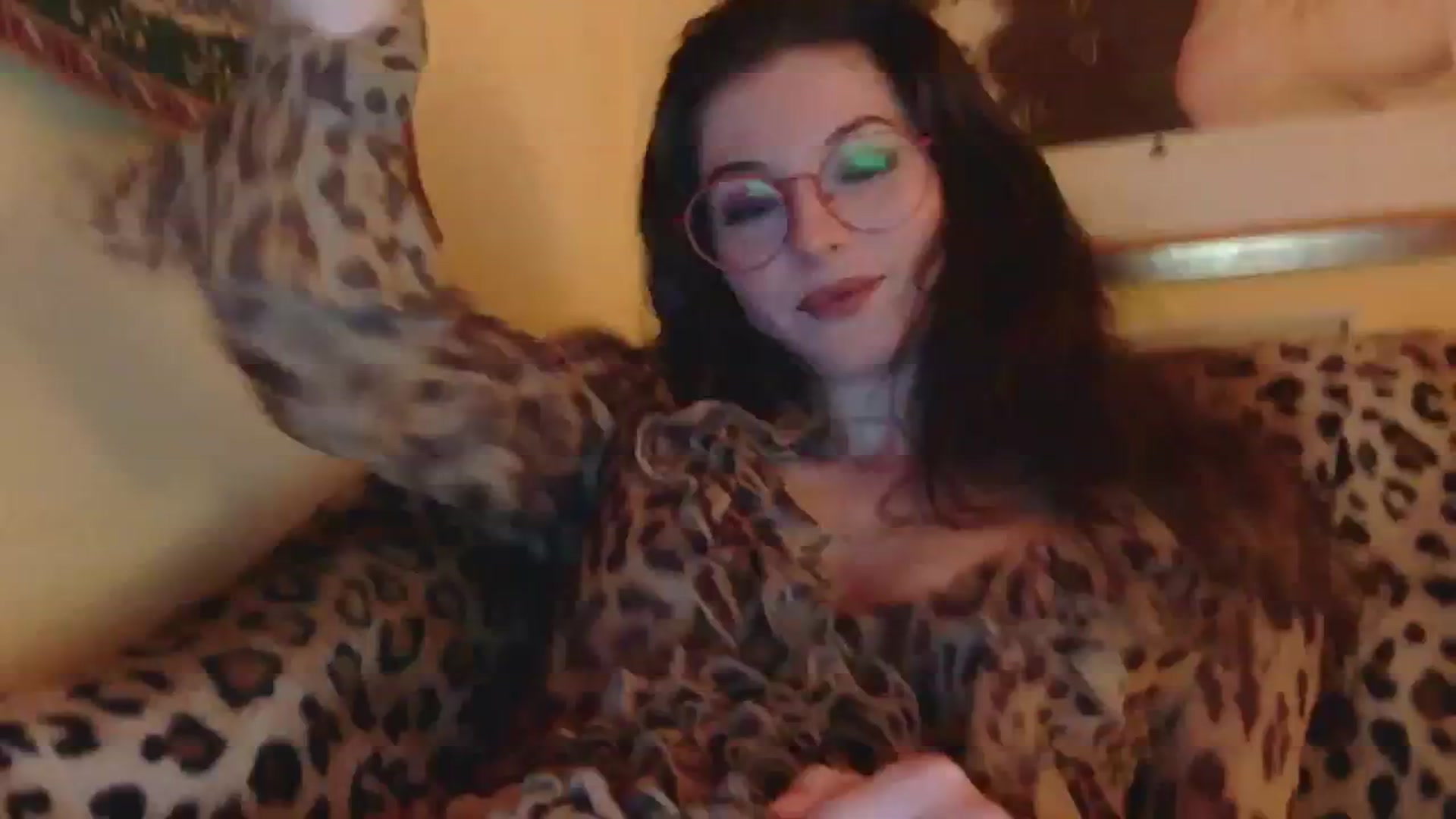 Gallery image thumbnail from sylksiren's myfreecams stream on, 11/29/2024, 23:41 image 17 of 20
