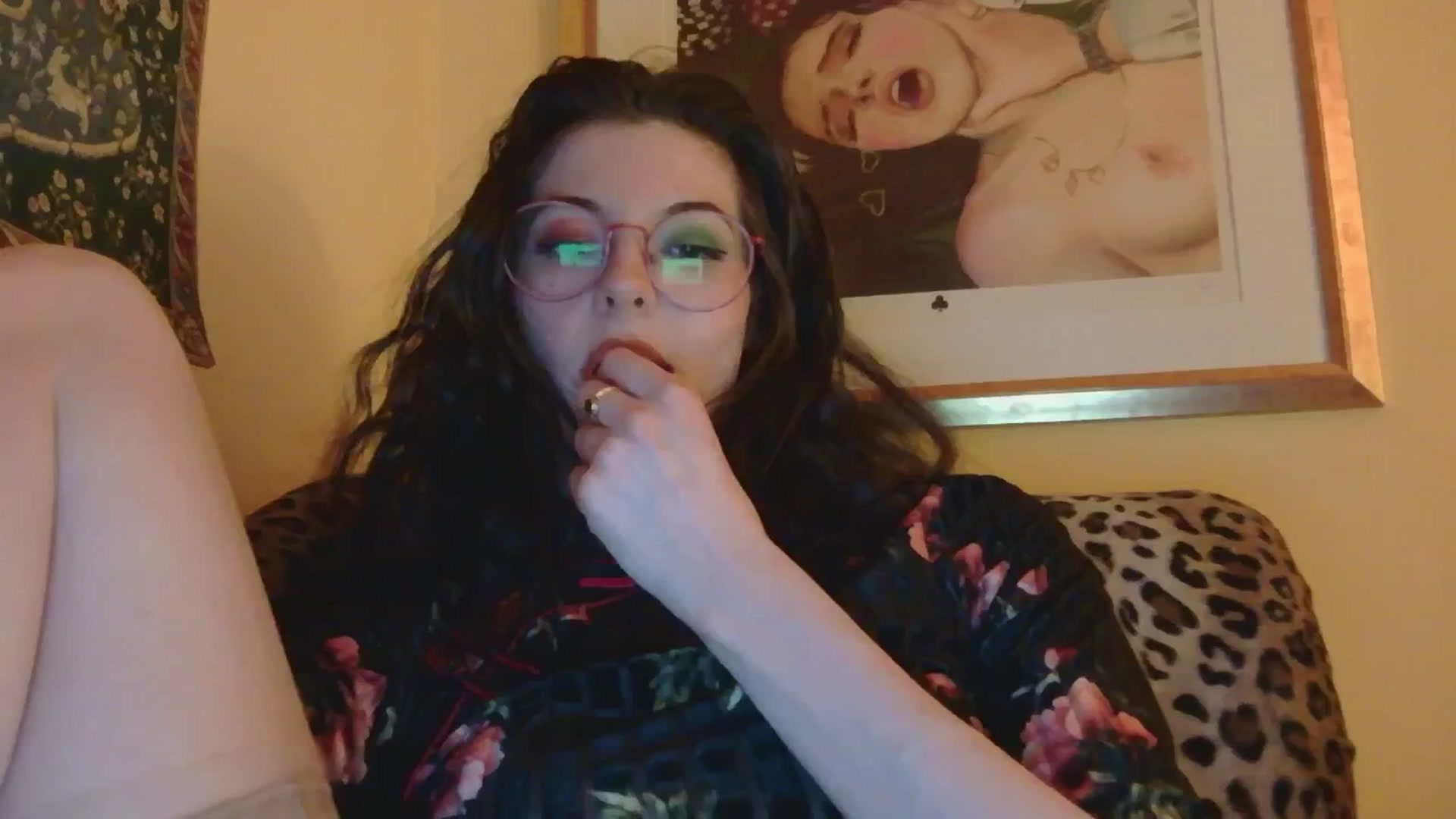 Gallery image thumbnail from sylksiren's myfreecams stream on, 12/04/2024, 24:00 image 18 of 20