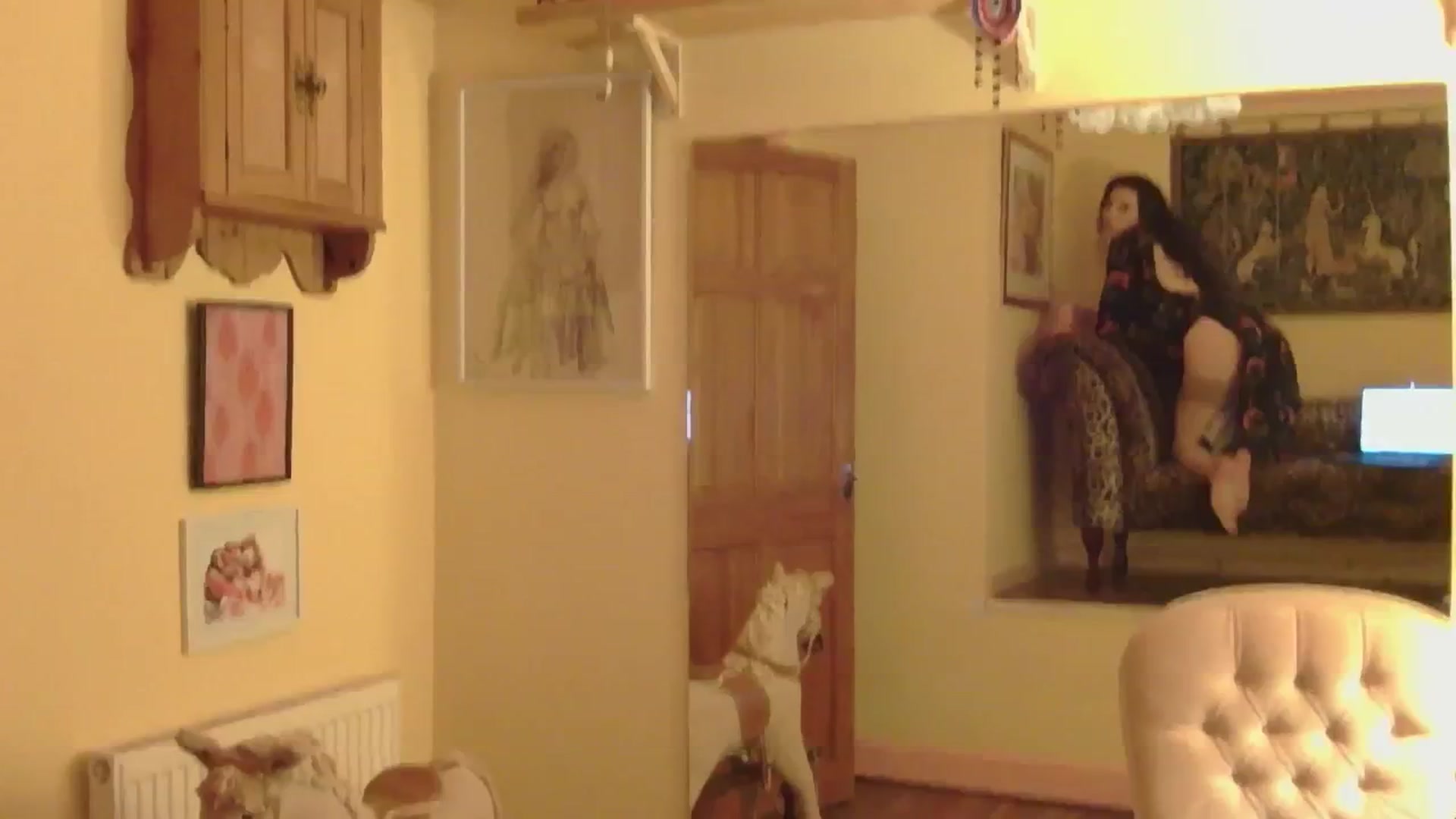 Gallery image thumbnail from sylksiren's myfreecams stream on, 12/04/2024, 24:00 image 16 of 20
