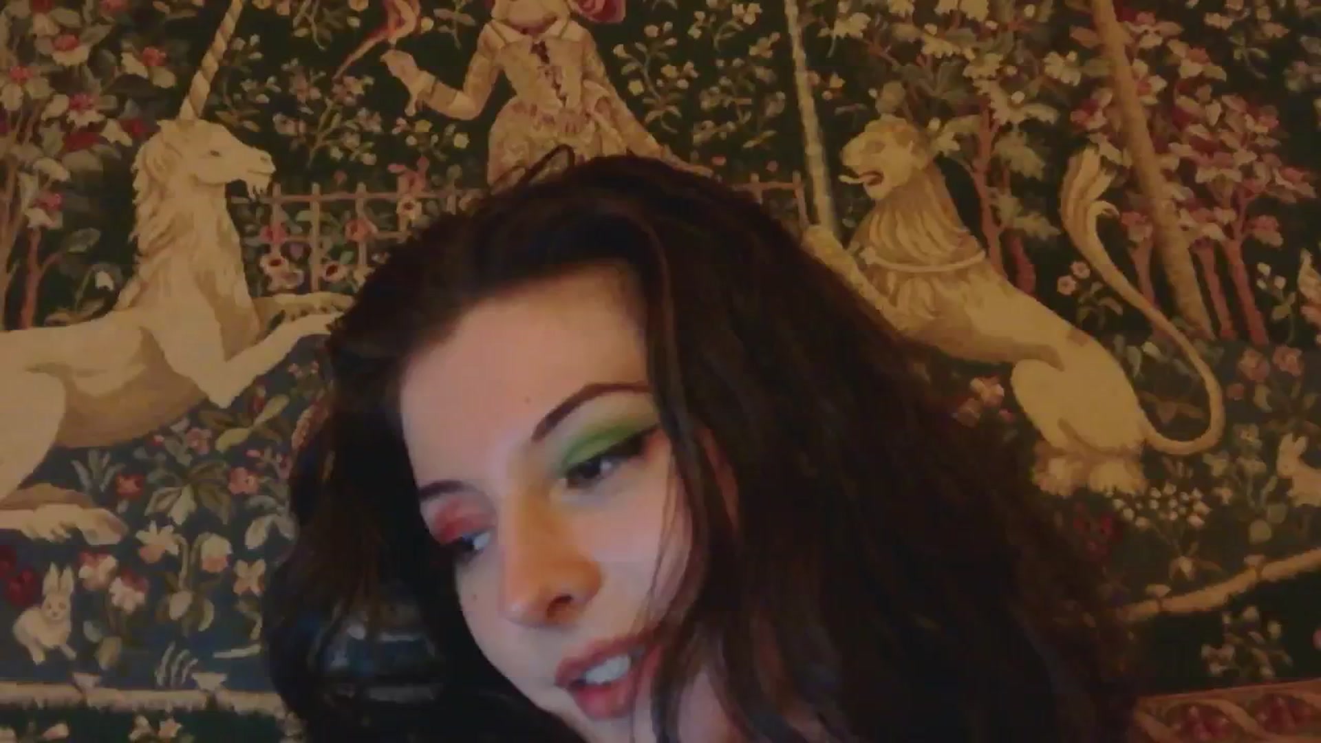 Gallery image thumbnail from sylksiren's myfreecams stream on, 12/04/2024, 24:00 image 3 of 20