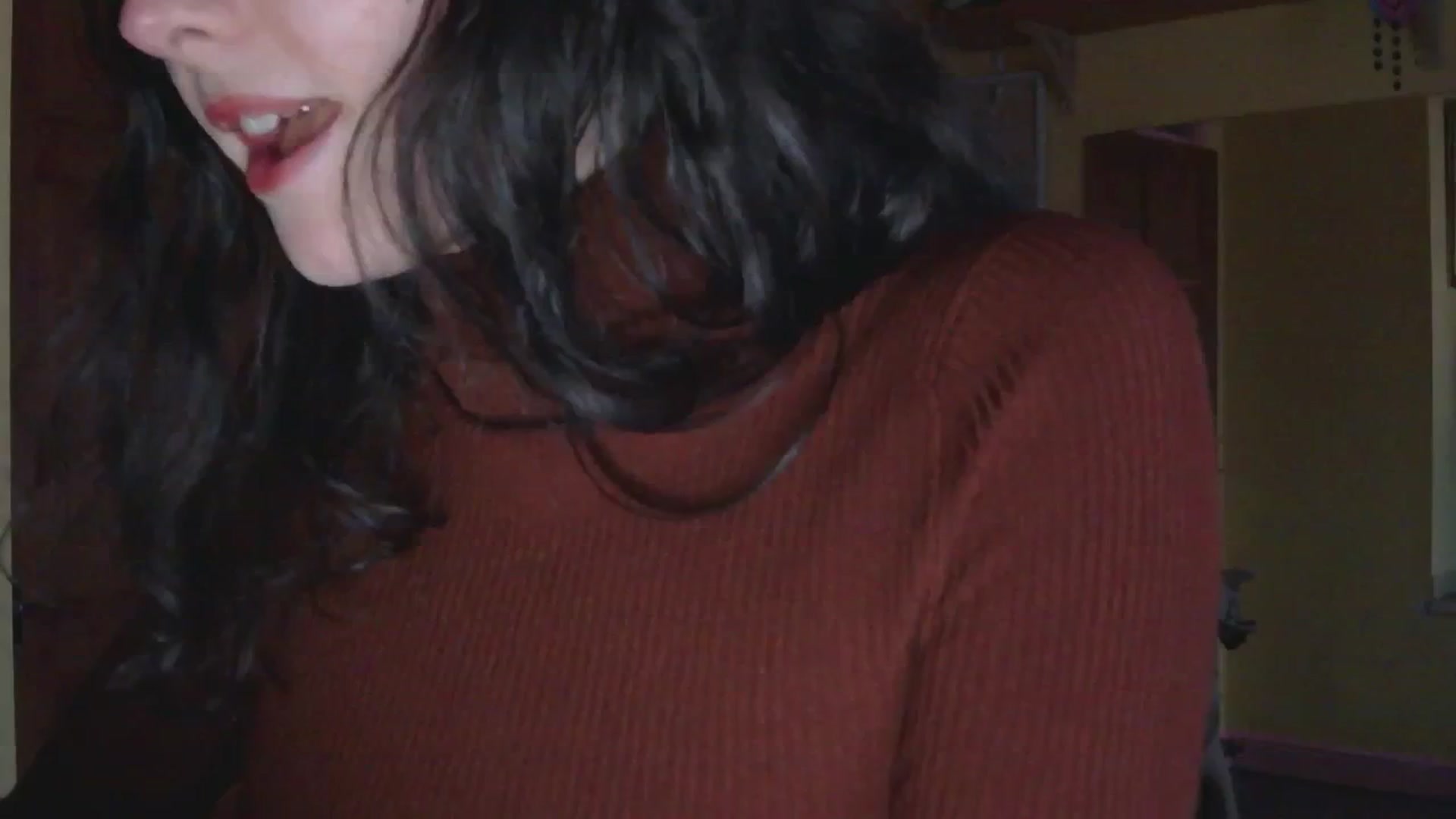 Gallery image thumbnail from sylksiren's myfreecams stream on, 12/04/2024, 16:11 image 3 of 20
