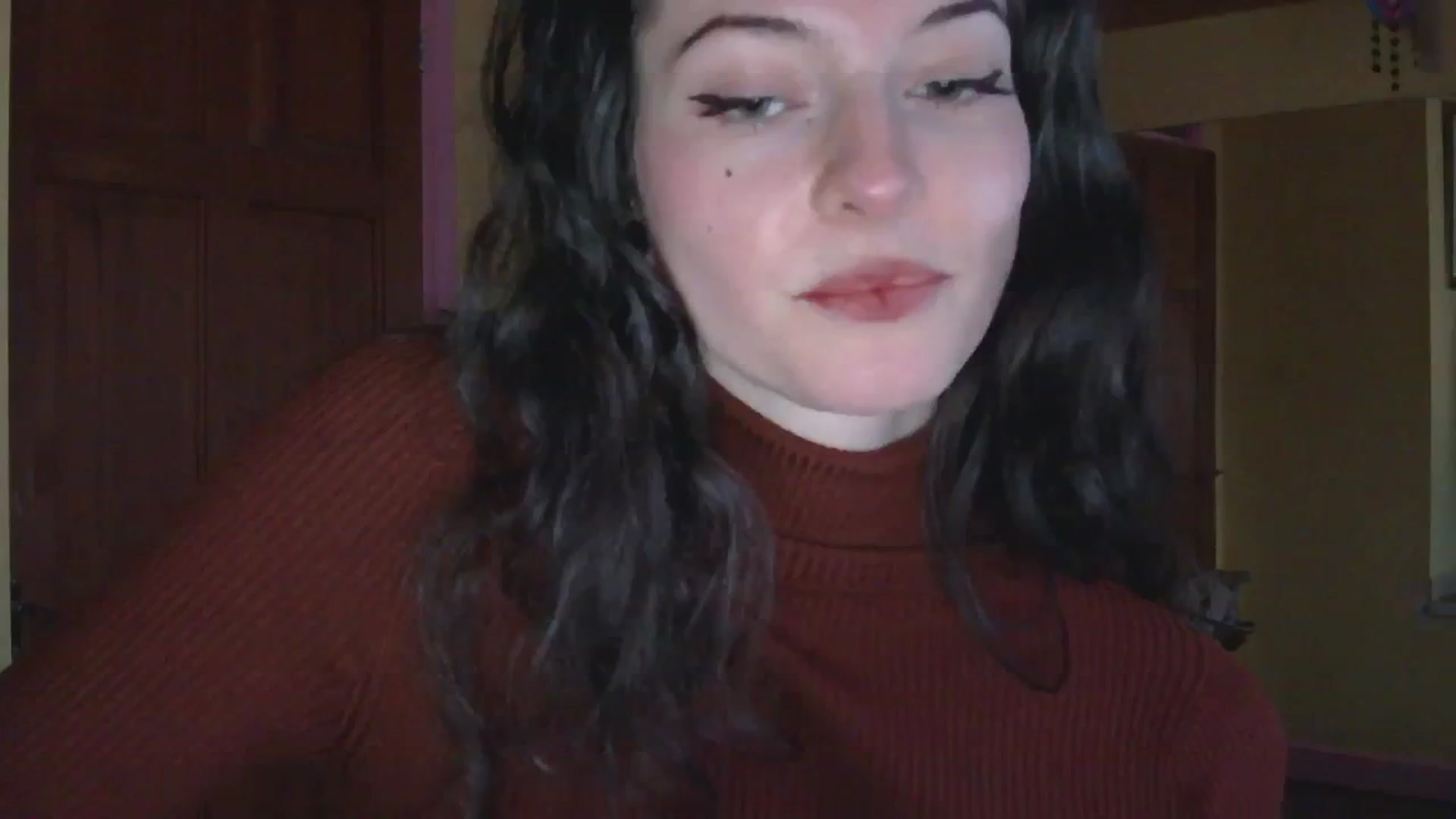 Gallery image thumbnail from sylksiren's myfreecams stream on, 12/04/2024, 16:11 image 1 of 20