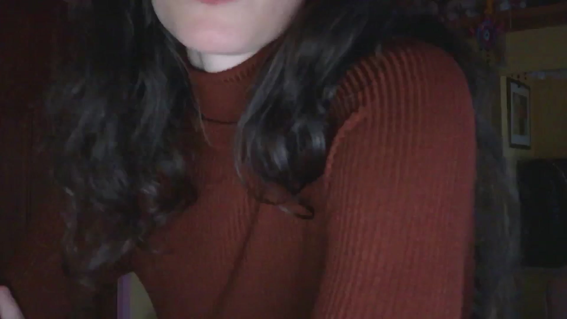 Gallery image thumbnail from sylksiren's myfreecams stream on, 12/04/2024, 16:11 image 5 of 20