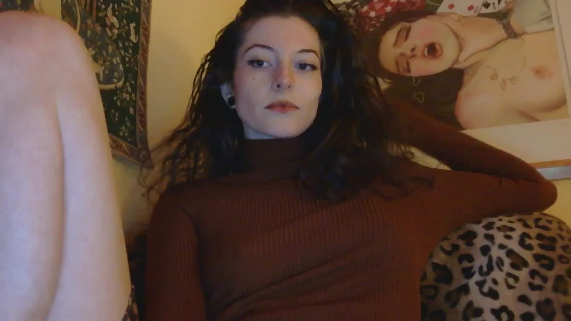 Gallery image thumbnail from sylksiren's myfreecams stream on, 12/04/2024, 16:11 image 12 of 20
