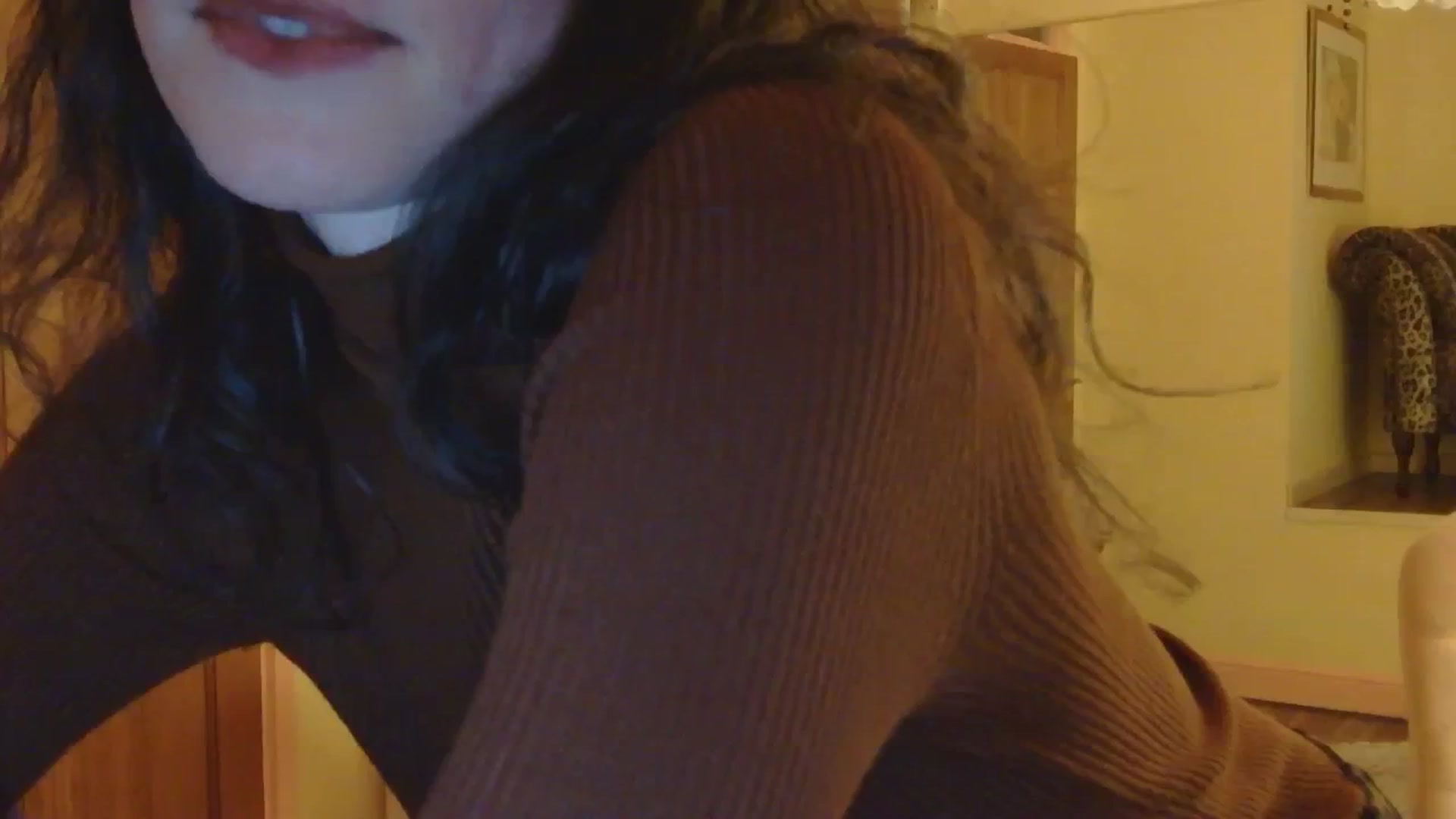 Gallery image thumbnail from sylksiren's myfreecams stream on, 12/04/2024, 18:04 image 3 of 20