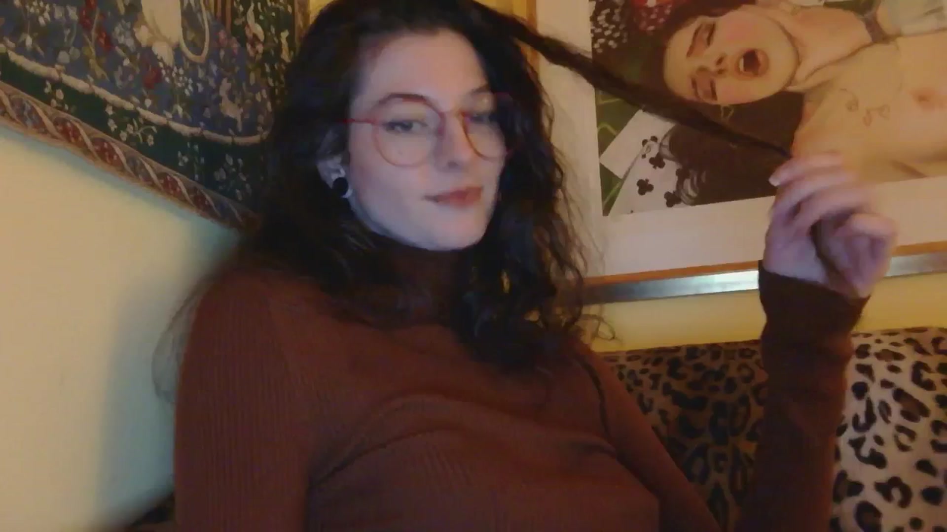 Gallery image thumbnail from sylksiren's myfreecams stream on, 12/04/2024, 18:04 image 16 of 20