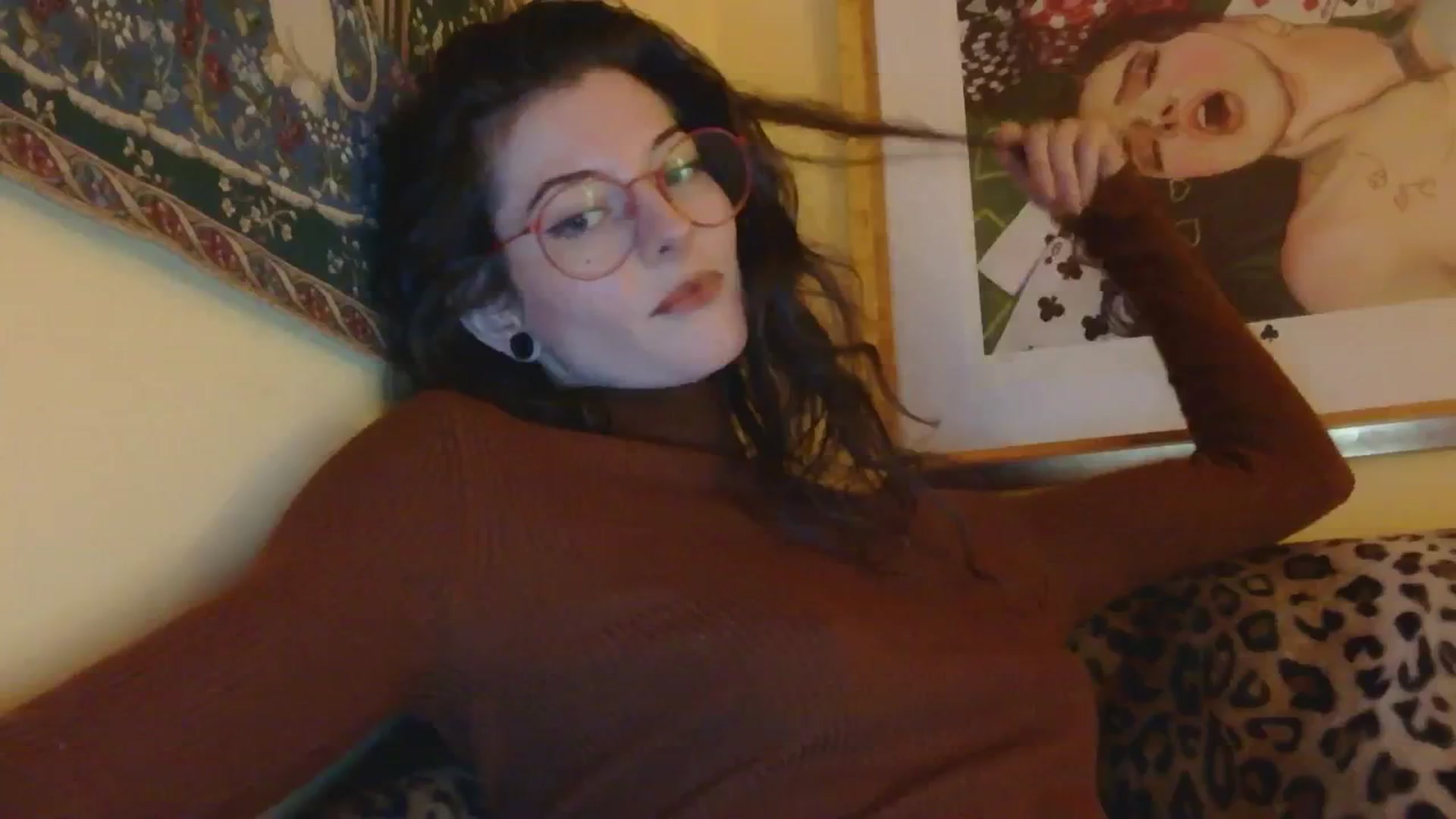 Gallery image thumbnail from sylksiren's myfreecams stream on, 12/04/2024, 18:04 image 13 of 20