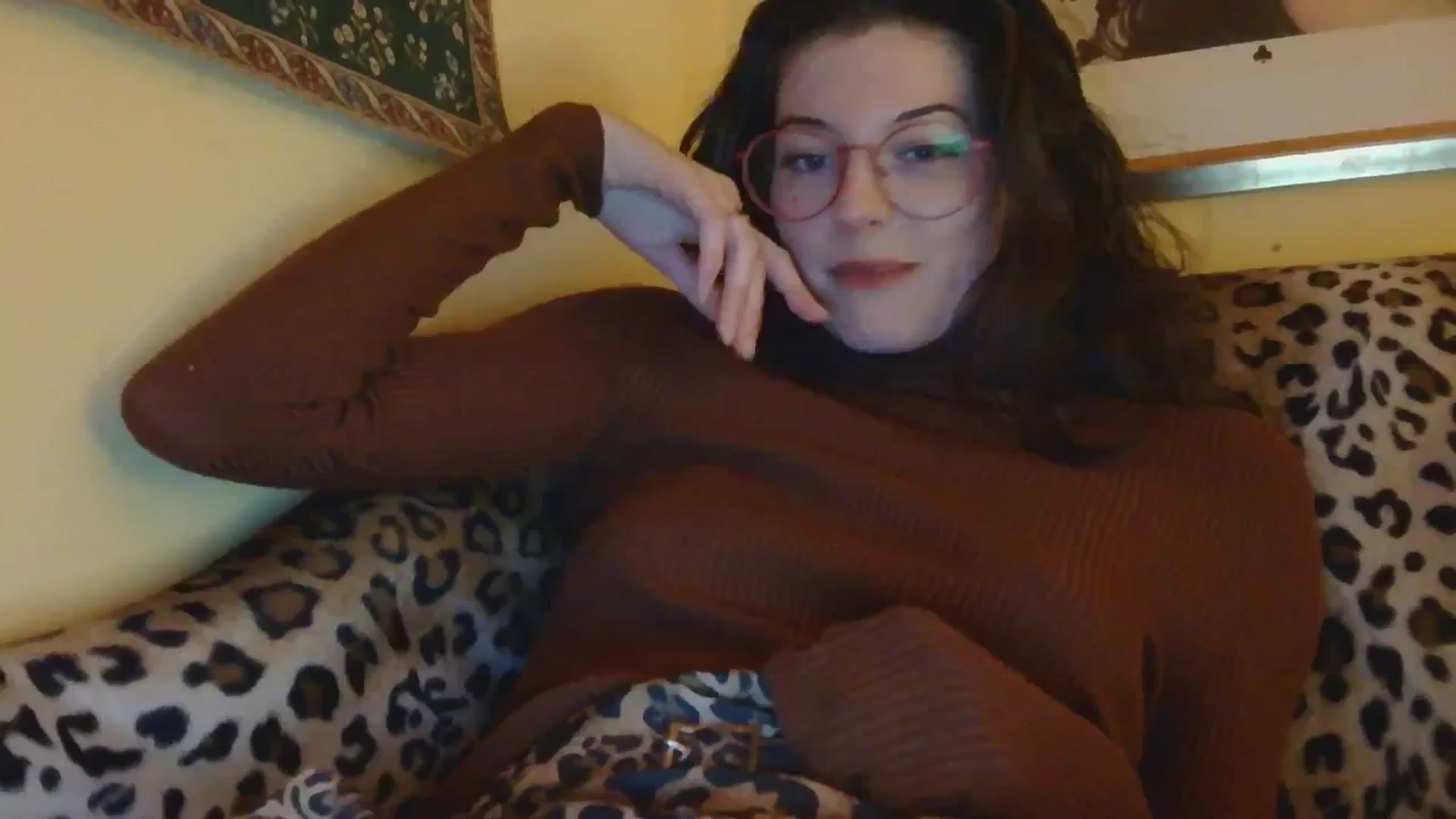 Gallery image thumbnail from sylksiren's myfreecams stream on, 12/04/2024, 18:04 image 6 of 20