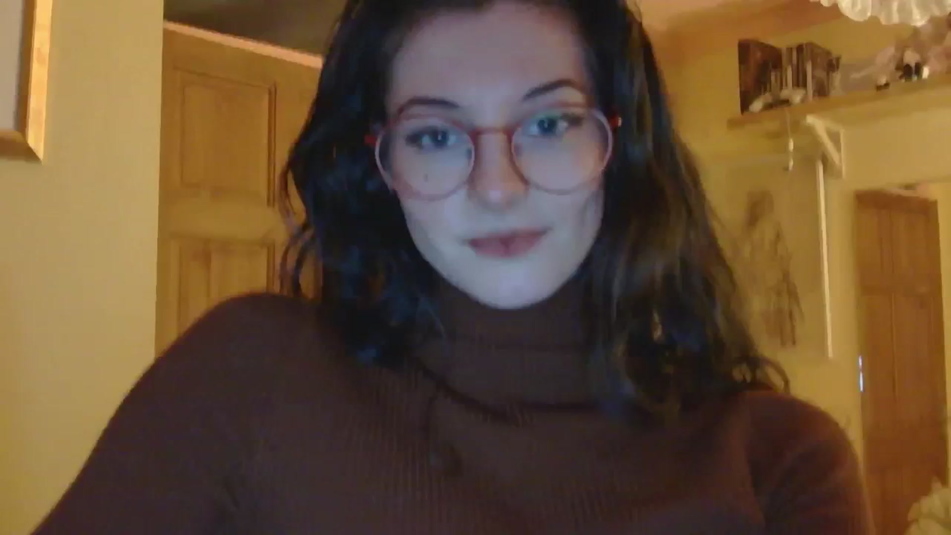 Gallery image thumbnail from sylksiren's myfreecams stream on, 12/04/2024, 18:04 image 4 of 20