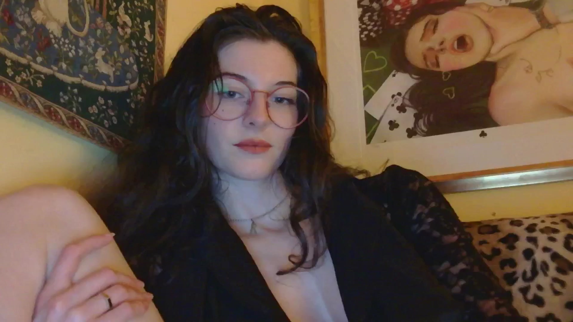 Gallery image thumbnail from sylksiren's myfreecams stream on, 12/06/2024, 23:28 image 16 of 20