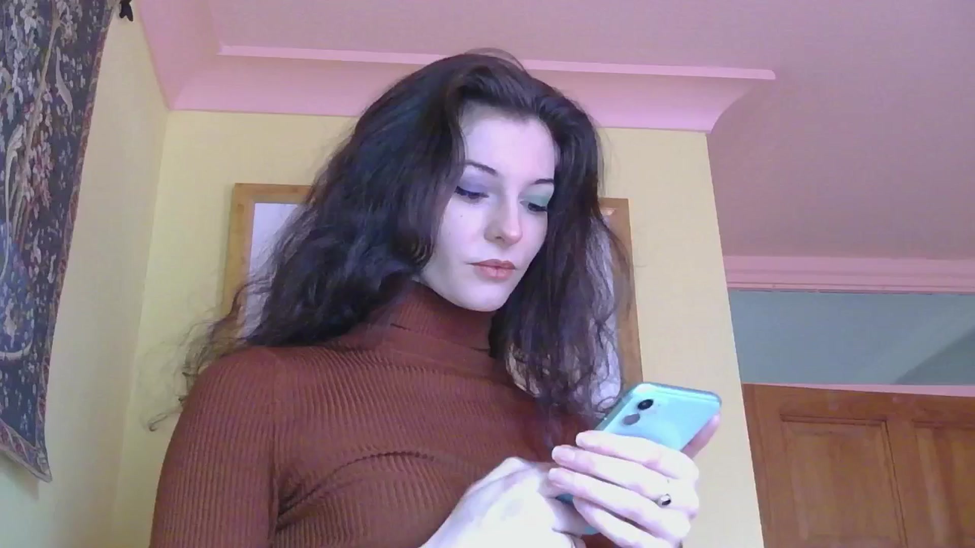 Gallery image thumbnail from sylksiren's myfreecams stream on, 12/11/2024, 12:35 image 3 of 20