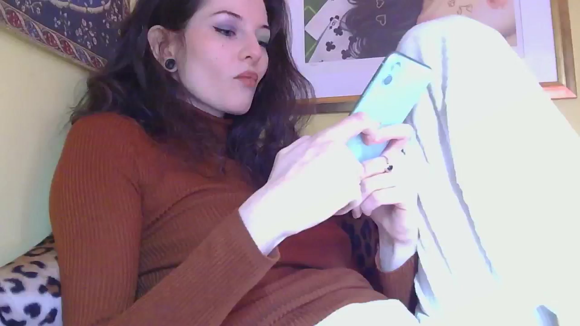 Gallery image thumbnail from sylksiren's myfreecams stream on, 12/11/2024, 12:35 image 5 of 20