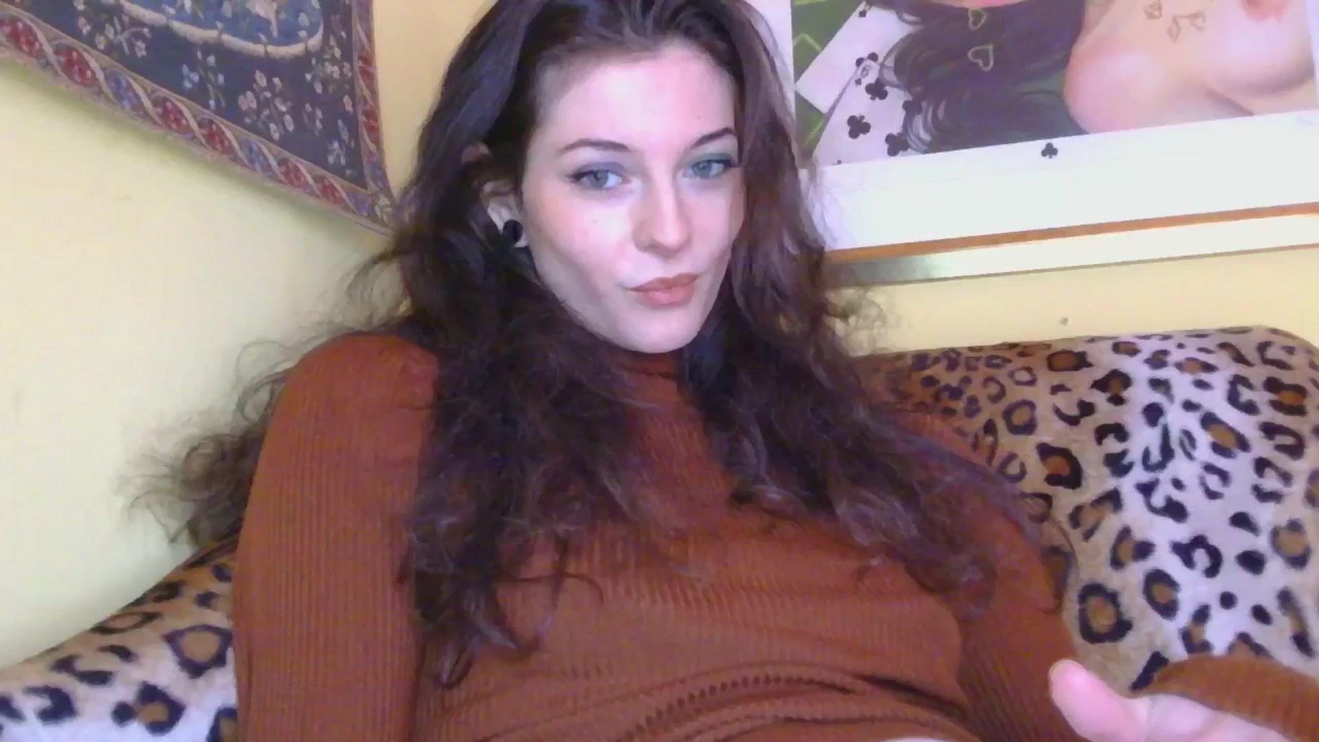 Gallery image thumbnail from sylksiren's myfreecams stream on, 12/11/2024, 13:50 image 4 of 20
