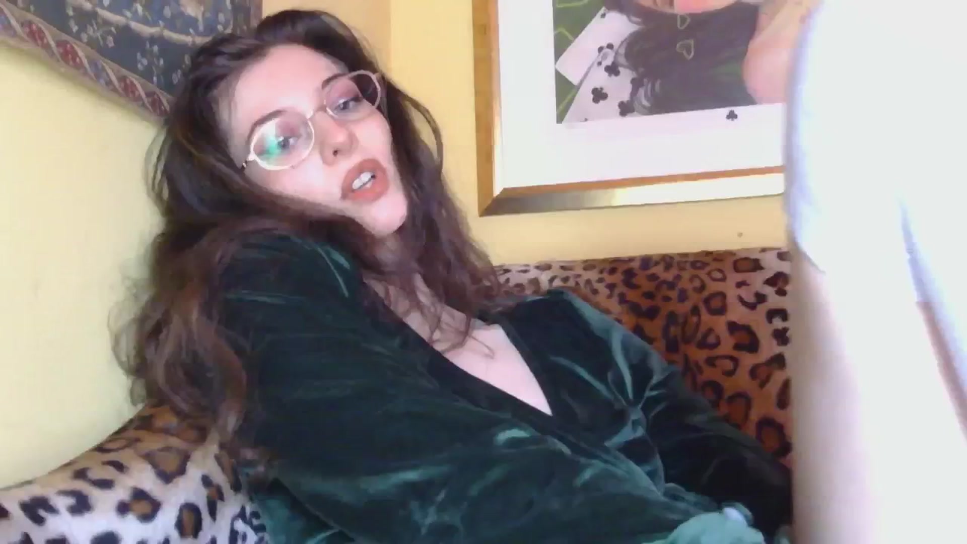 Gallery image thumbnail from sylksiren's myfreecams stream on, 12/13/2024, 13:19 image 4 of 20