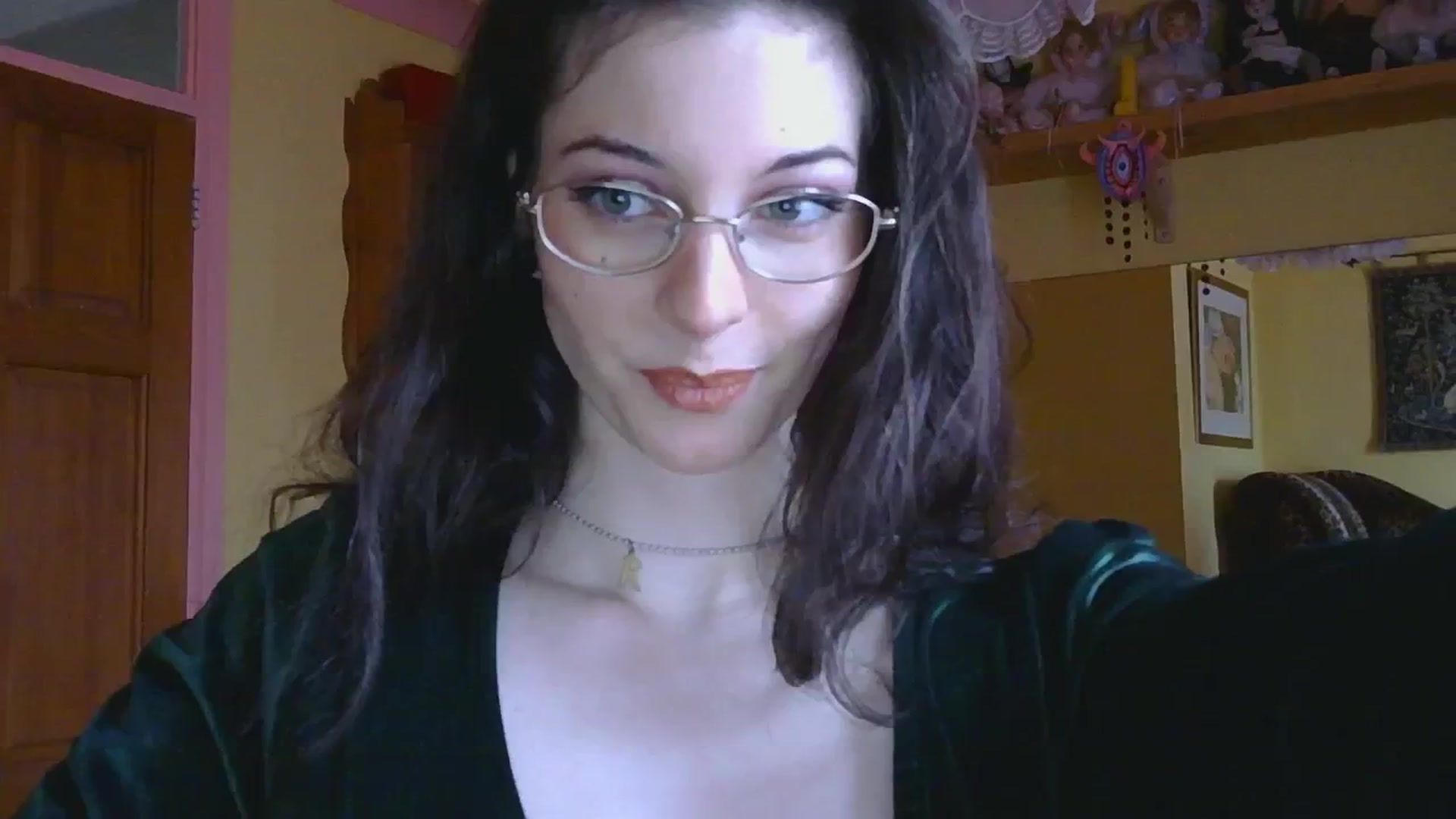 Gallery image thumbnail from sylksiren's myfreecams stream on, 12/13/2024, 13:19 image 18 of 20