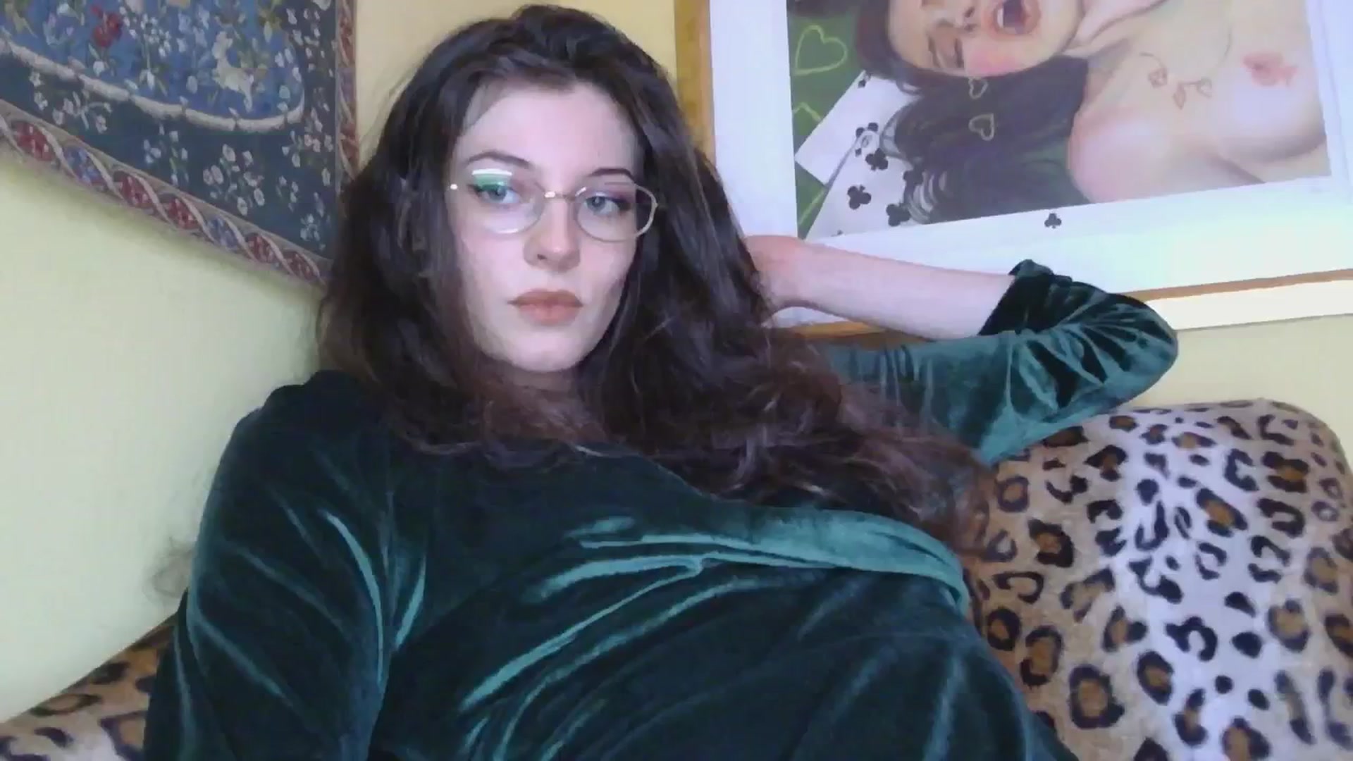 Gallery image thumbnail from sylksiren's myfreecams stream on, 12/13/2024, 13:19 image 14 of 20