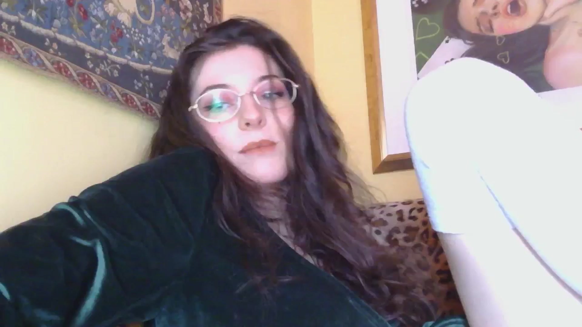 Gallery image thumbnail from sylksiren's myfreecams stream on, 12/13/2024, 13:19 image 9 of 20