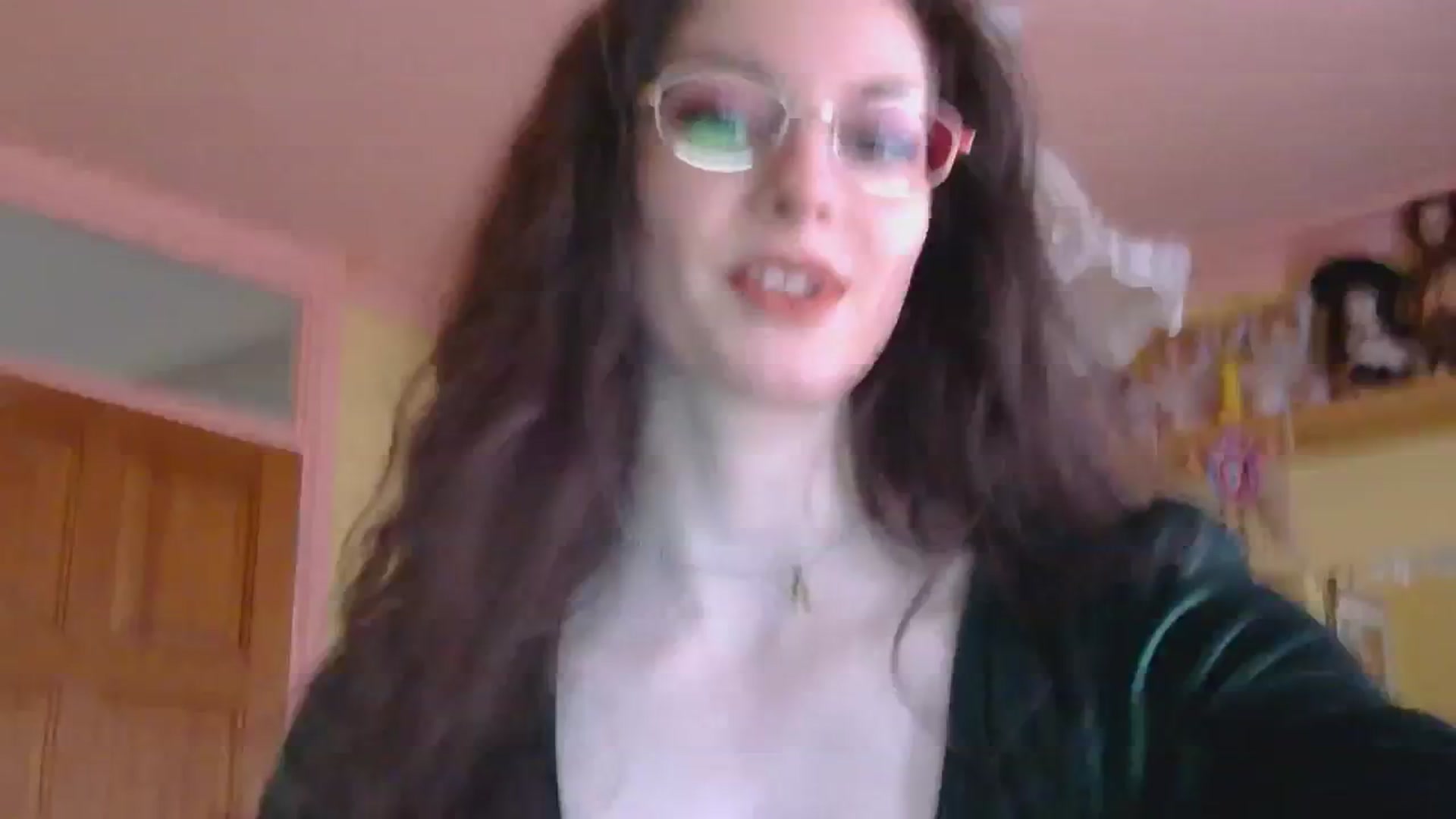 Gallery image thumbnail from sylksiren's myfreecams stream on, 12/13/2024, 13:19 image 1 of 20