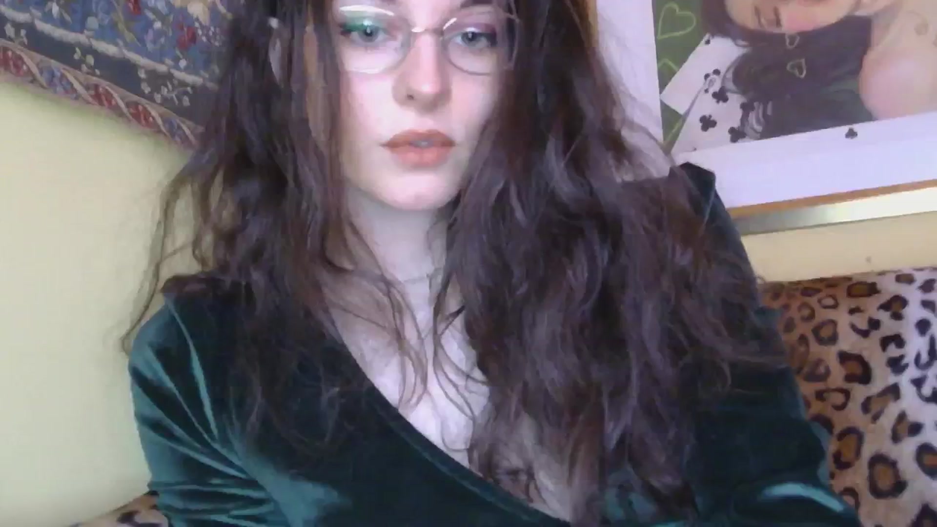 Gallery image thumbnail from sylksiren's myfreecams stream on, 12/13/2024, 13:19 image 12 of 20