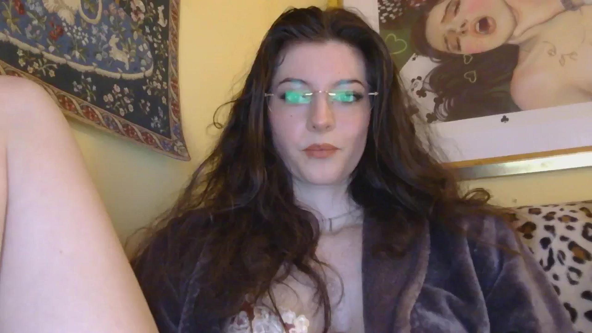 Gallery image thumbnail from sylksiren's myfreecams stream on, 12/17/2024, 15:58 image 16 of 20