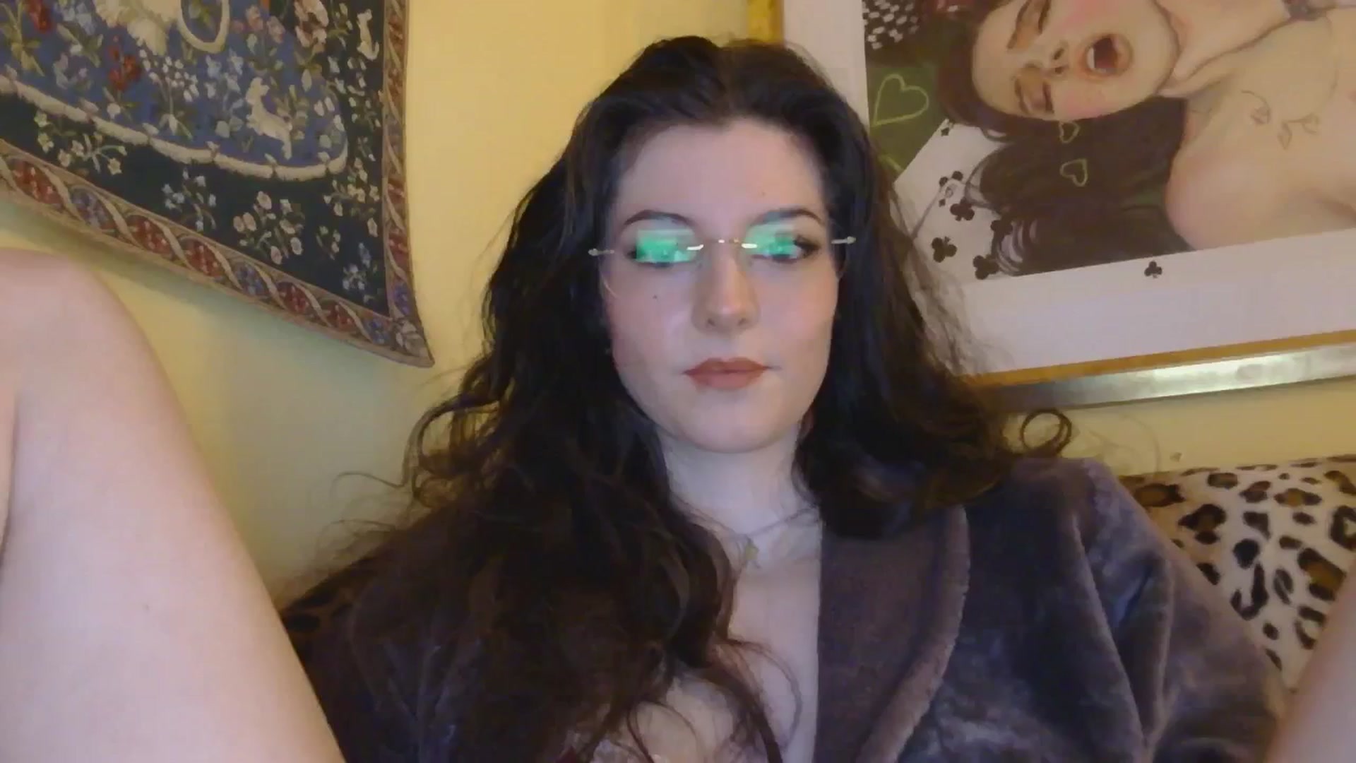 Gallery image thumbnail from sylksiren's myfreecams stream on, 12/17/2024, 15:58 image 17 of 20