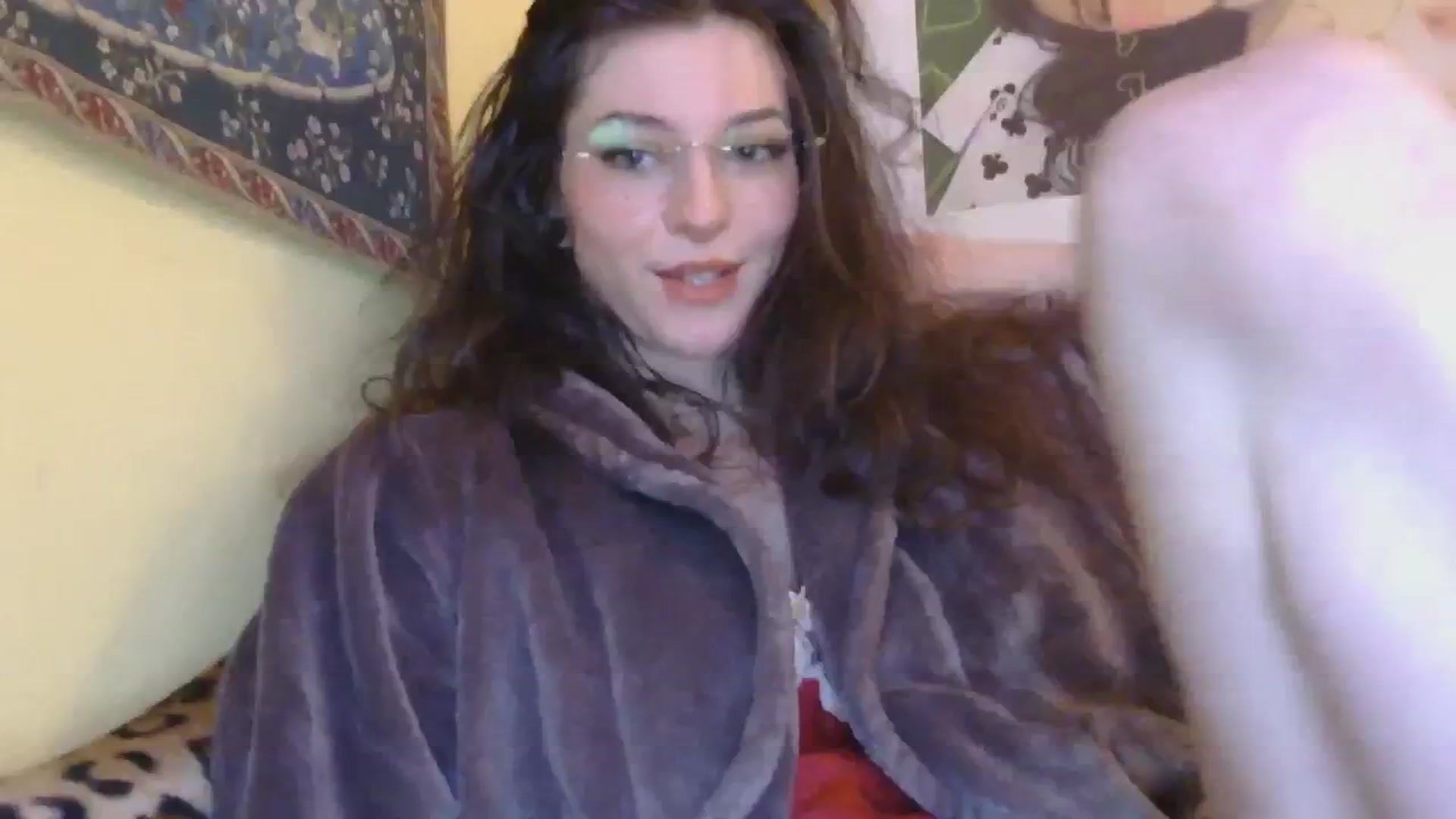 Gallery image thumbnail from sylksiren's myfreecams stream on, 12/17/2024, 15:58 image 11 of 20