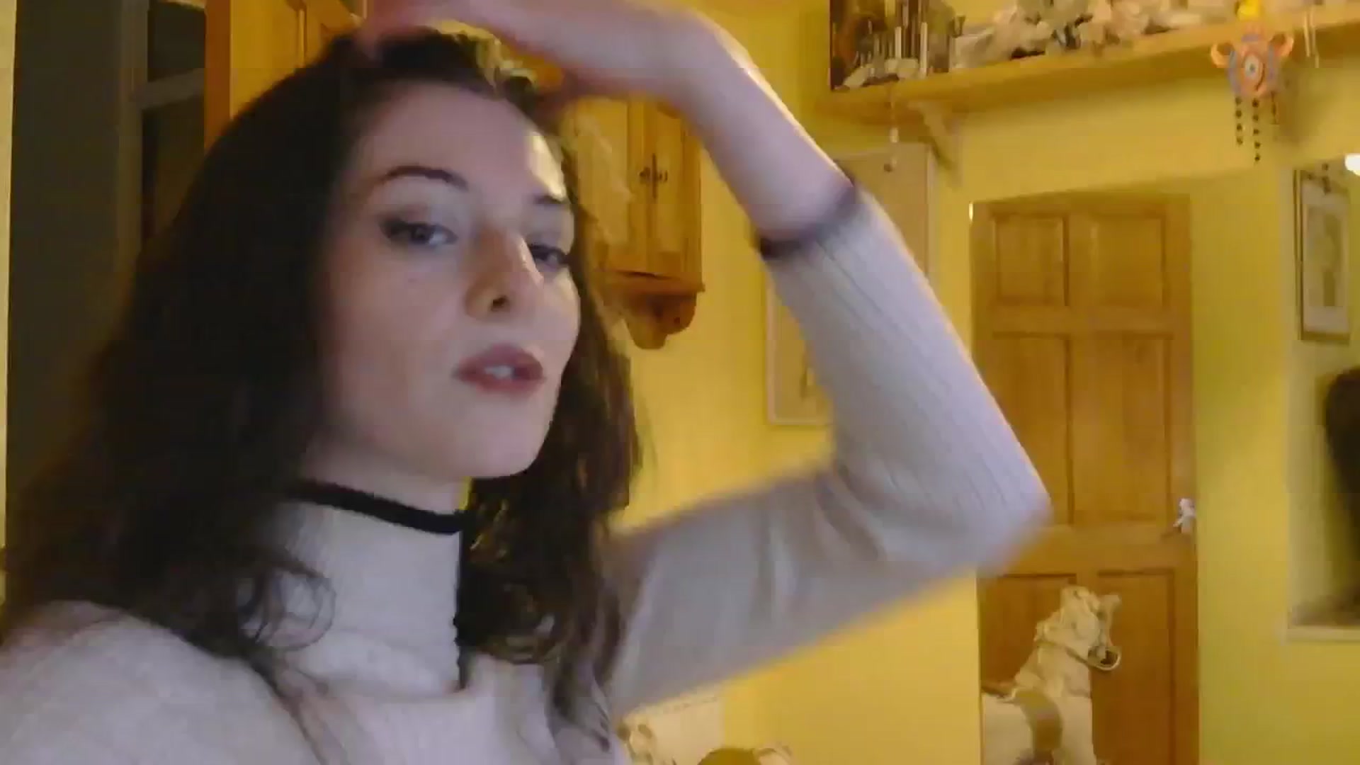 Gallery image thumbnail from sylksiren's myfreecams stream on, 12/18/2024, 16:47 image 4 of 20