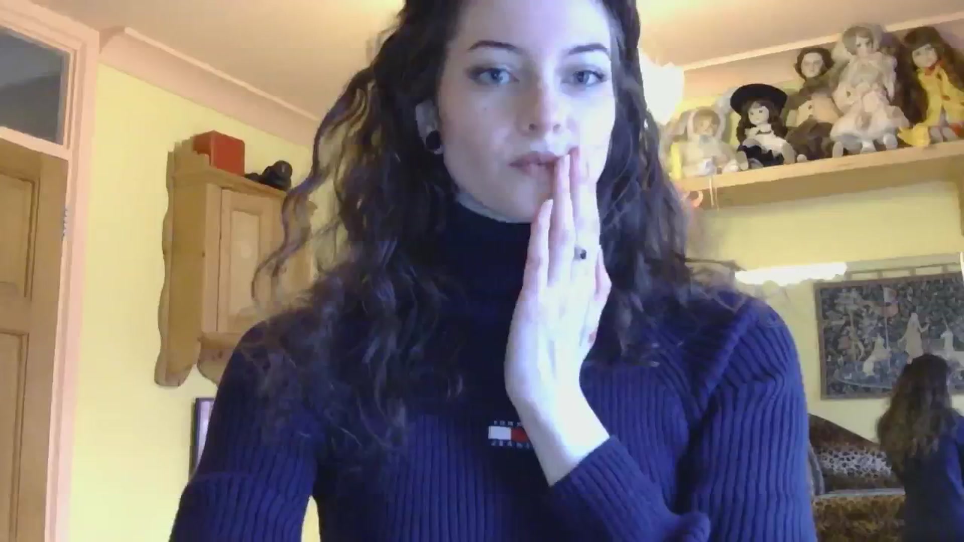 Gallery image thumbnail from sylksiren's myfreecams stream on, 12/18/2024, 16:47 image 2 of 20