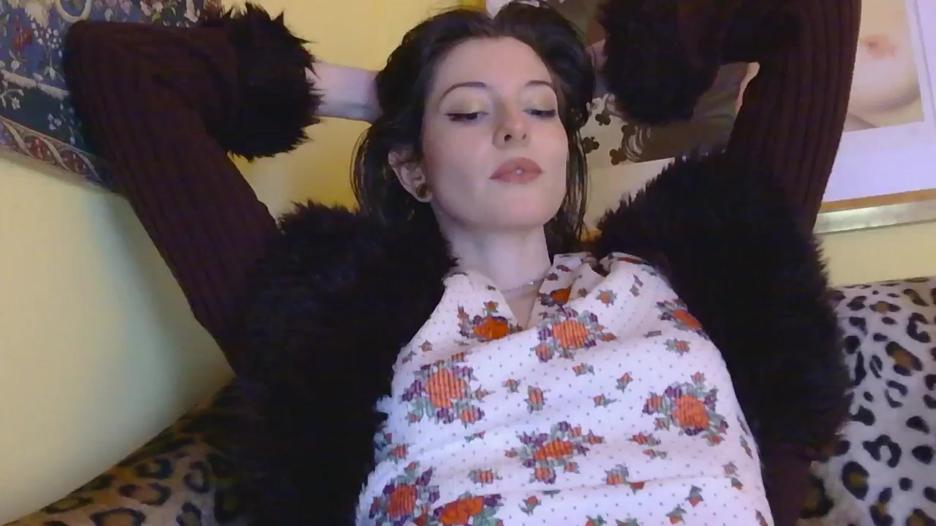 Gallery image thumbnail from sylksiren's myfreecams stream on, 02/11/2025, 16:24 image 8 of 20