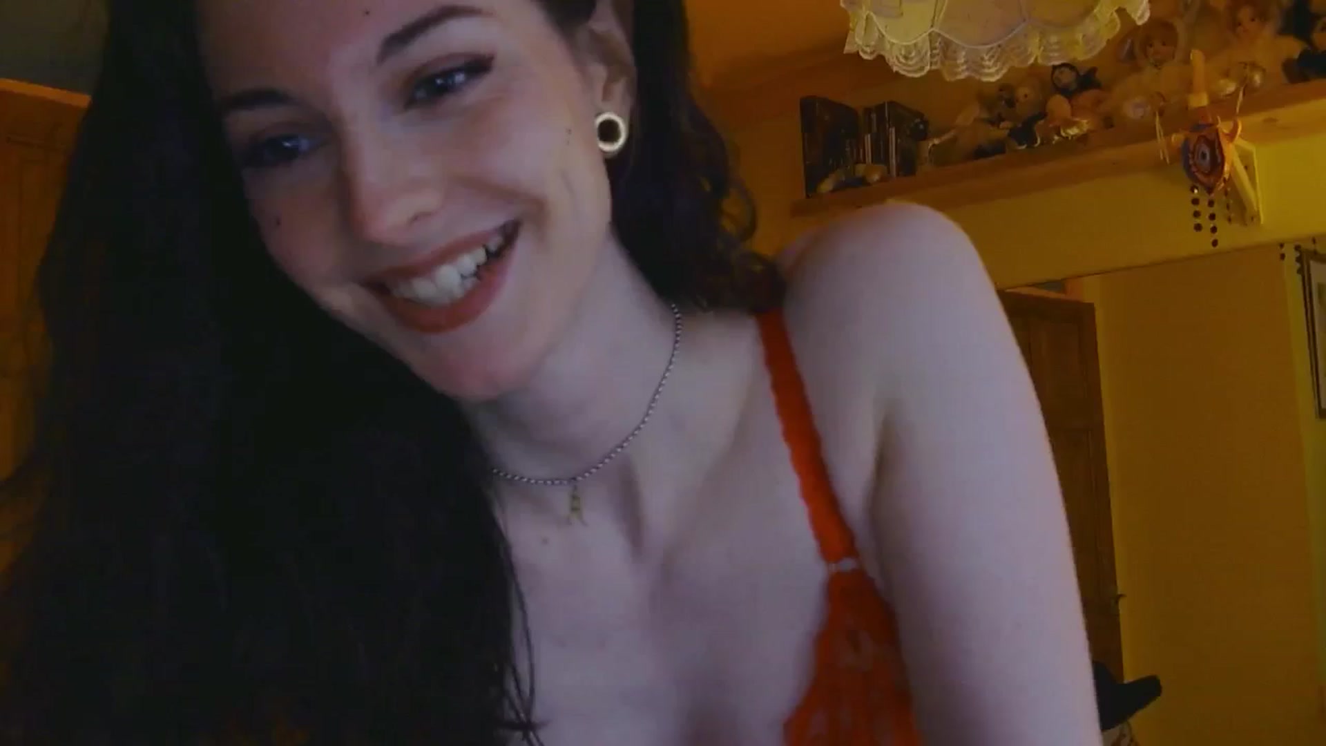 Gallery image thumbnail from sylksiren's myfreecams stream on, 02/13/2025, 17:11 image 16 of 20