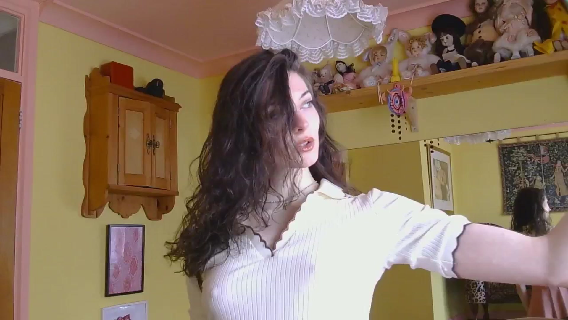 Gallery image thumbnail from sylksiren's myfreecams stream on, 02/13/2025, 17:11 image 2 of 20